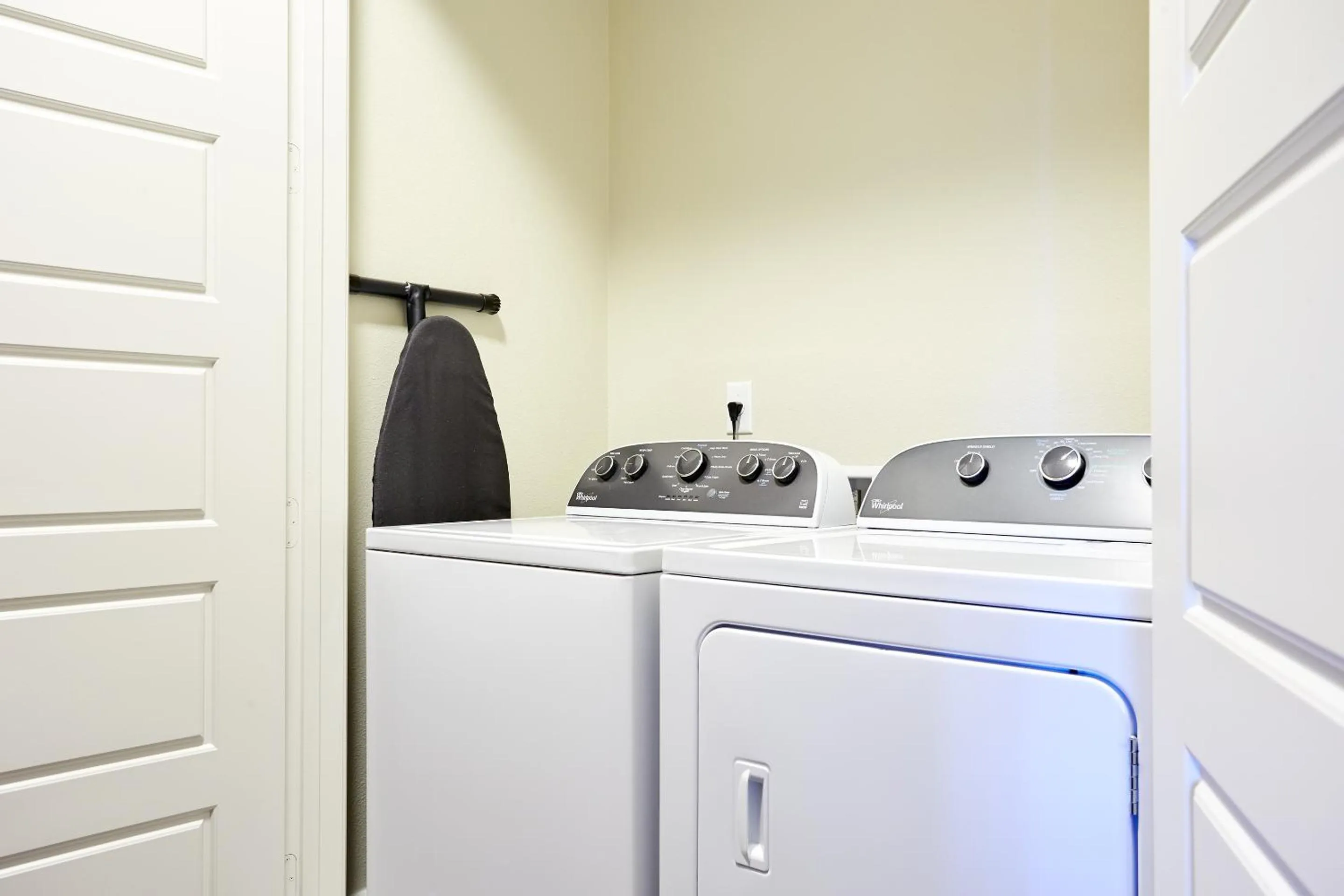 Living room in Sonder at The Catherine