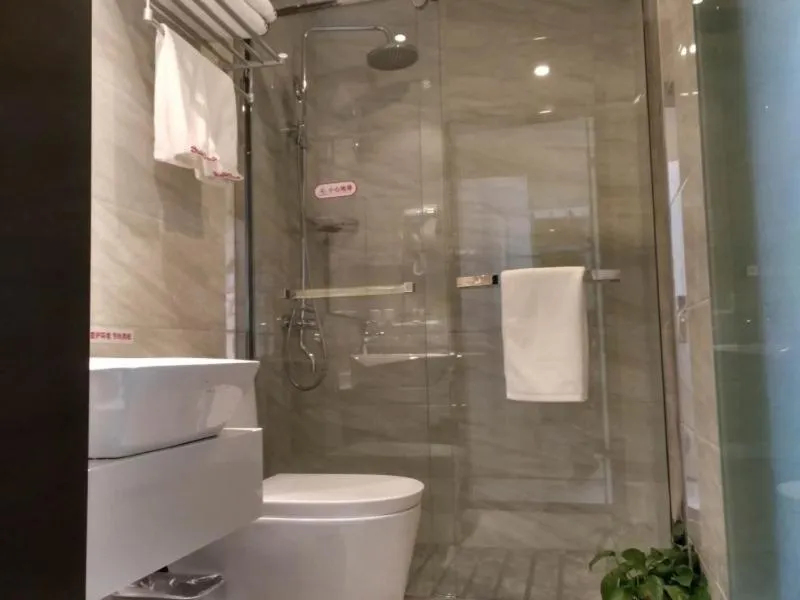 Shell Shanghai New International Expo Center Fanghua Road Metro Station Hotel