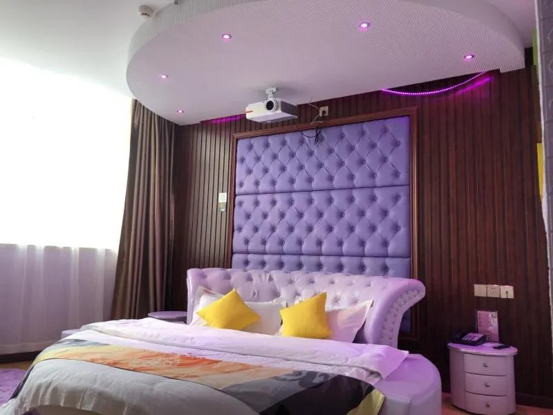 Bed in Shell Shanghai Jinshan Zhanyan Songjin Highway Hotel