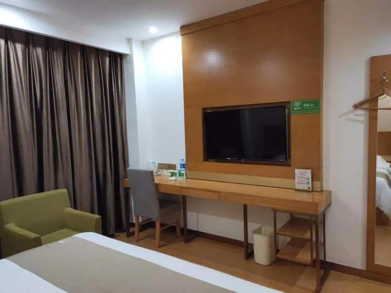 Bed in GreenTree Inn Hefei Huainan Road Huaihe Garden Express Hotel