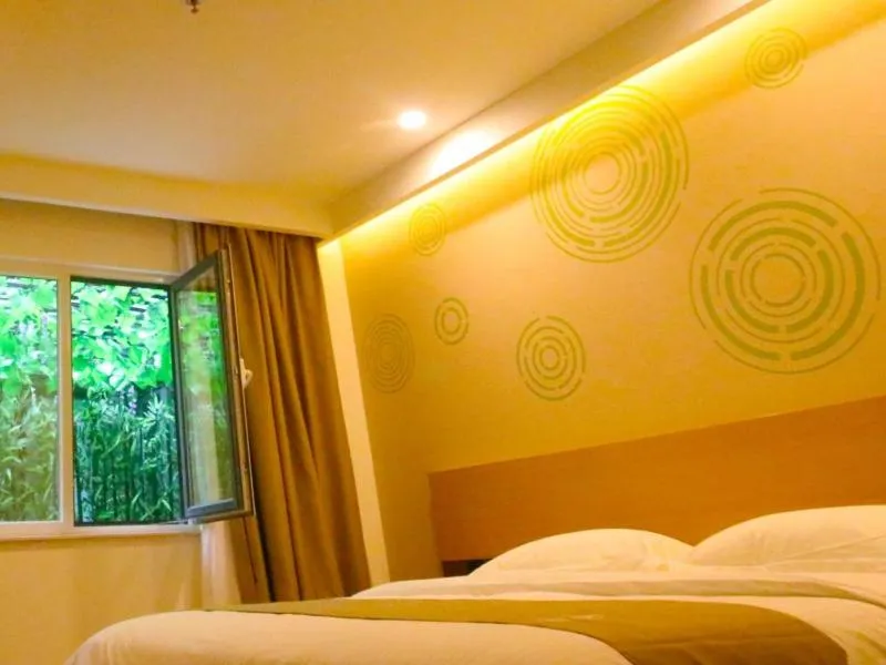 Bed in GreenTree Inn Texas Linyi County Jibei Bus Terminal Express Hotel