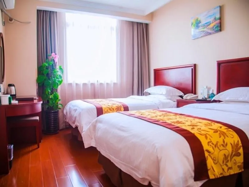 Bed in GreenTree Inn Shanghai MinHang District PuJiang Town JiangYue Road Metro Station Hotel
