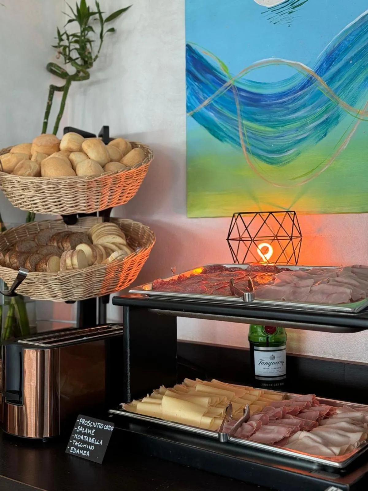 Food and drinks in G House Rimini Spiaggia