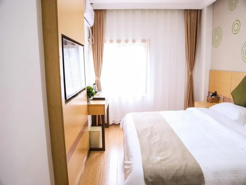 Bed in GreenTree Inn Nanjing Zhongshan Mausoleum Scenic Area Zhongling Street Subway Station Express Hotel