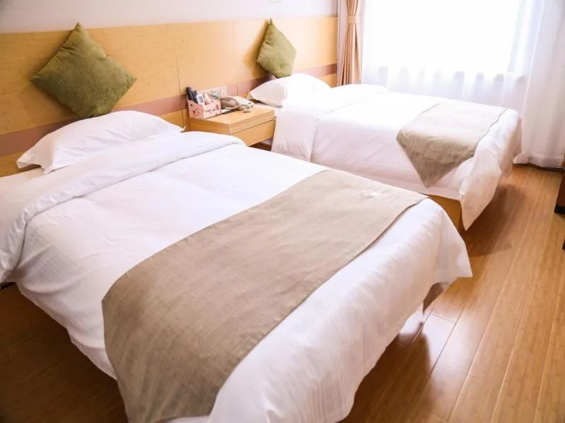 Bed in GreenTree Inn Nanjing Zhongshan Mausoleum Scenic Area Zhongling Street Subway Station Express Hotel