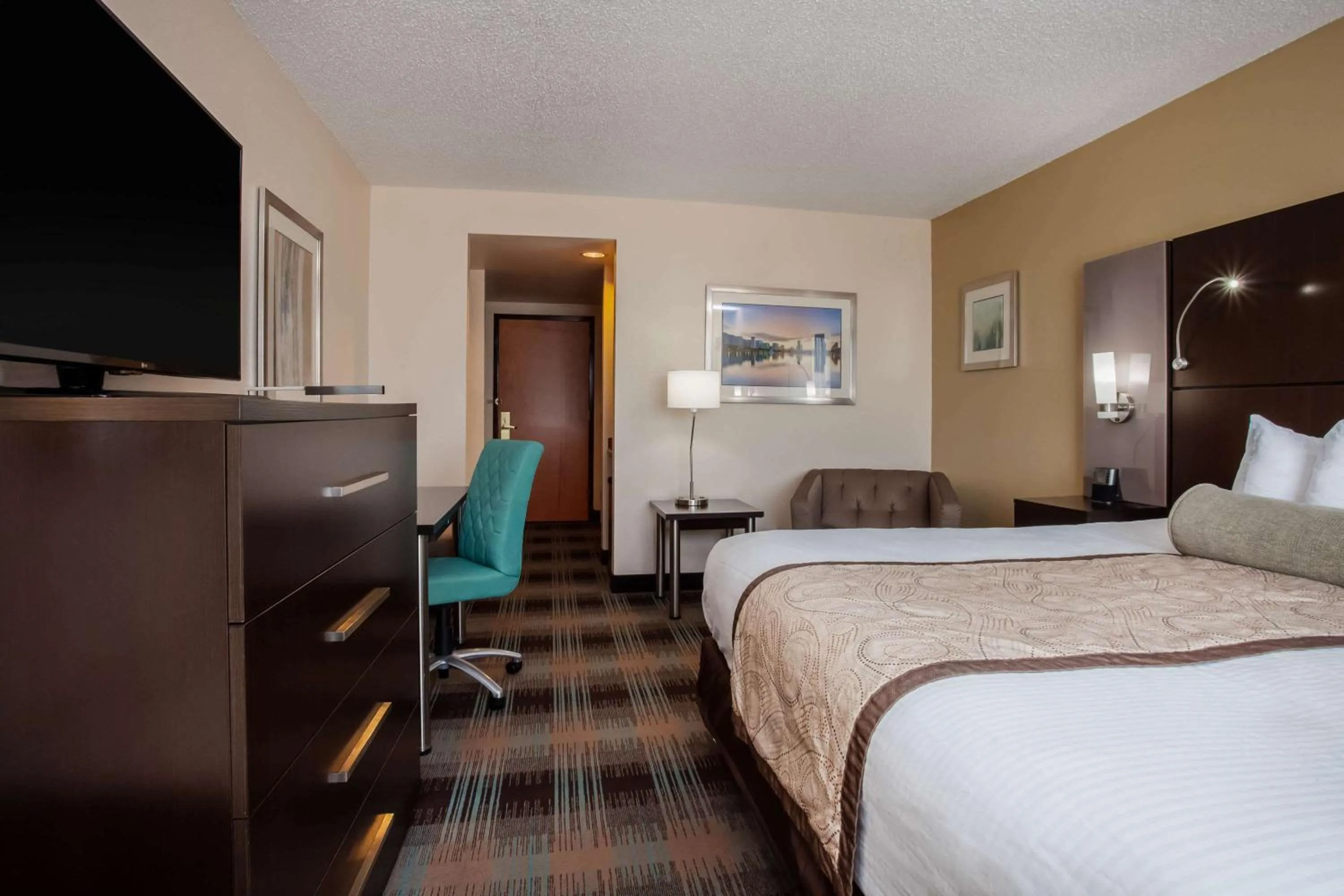Bedroom, Bed in Wingate By Wyndham - Orlando International Airport- Free Hot Breakfast