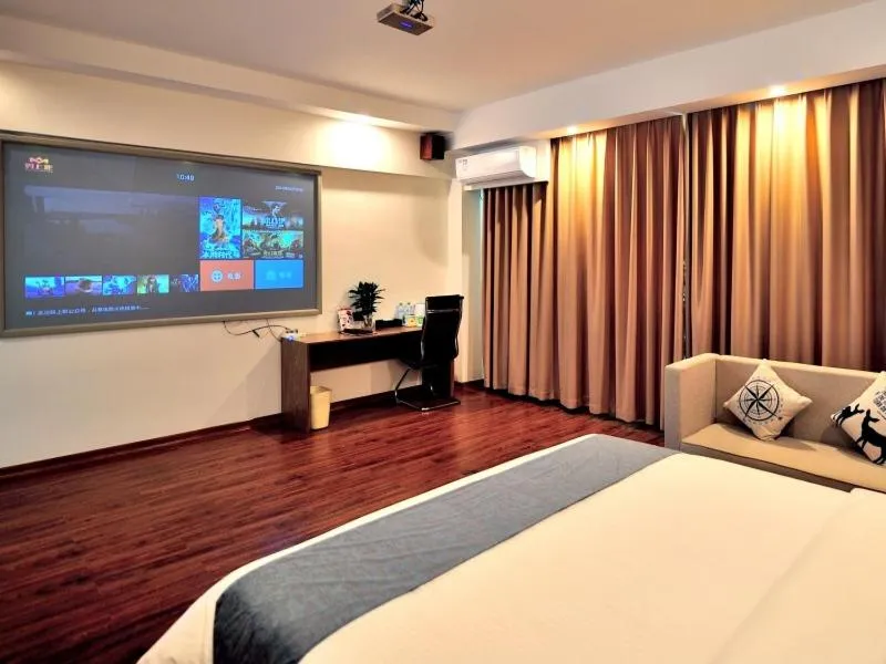 Bed in GreenTree Inn Dongfang City Dongfang Avenue High-speed Railway Station Express Hotel