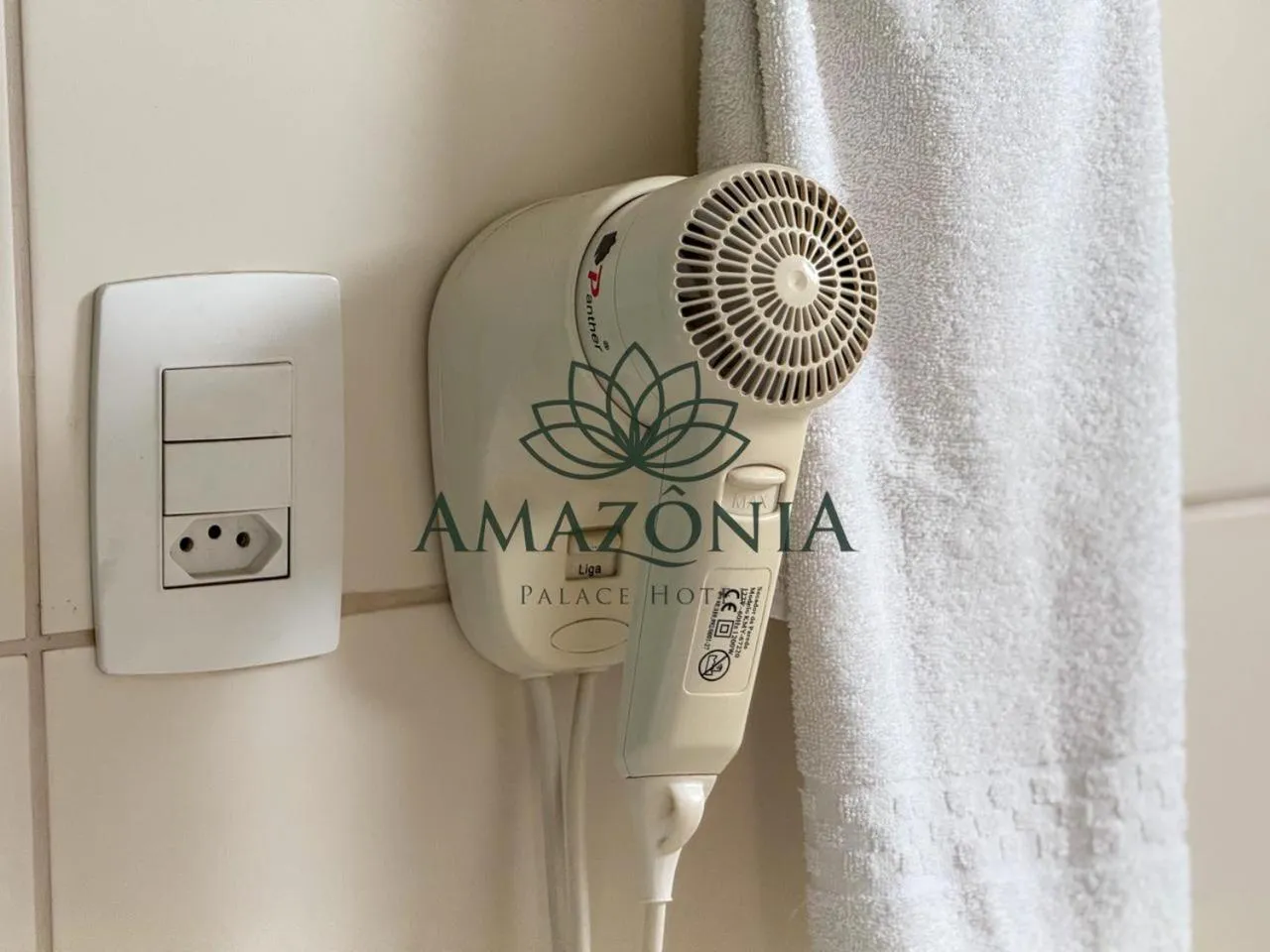 hair dryier in Amazônia Palace Hotel