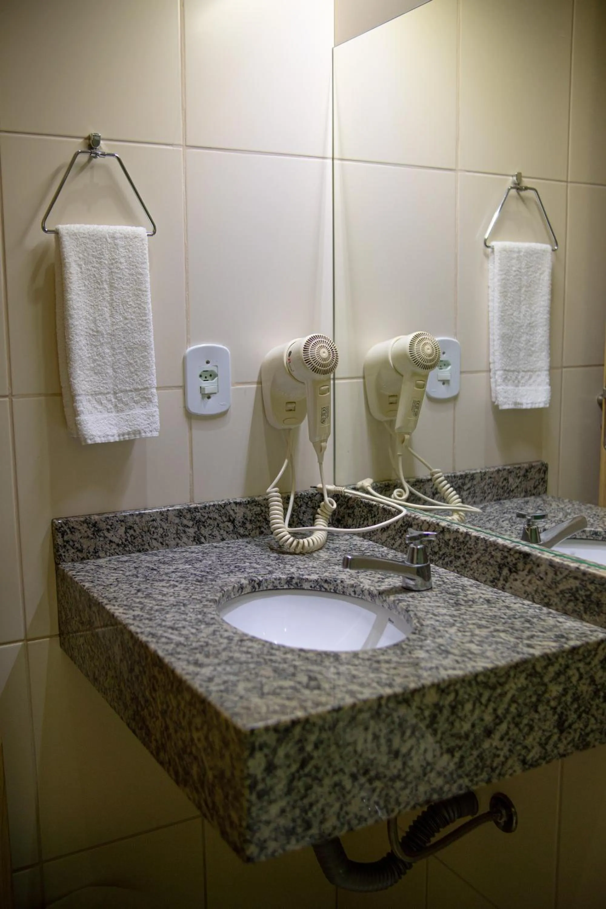 hair dryier in Amazônia Palace Hotel