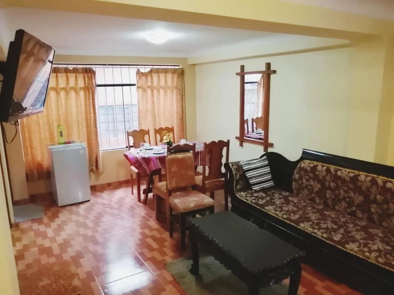 Staff in Conquista Cusco