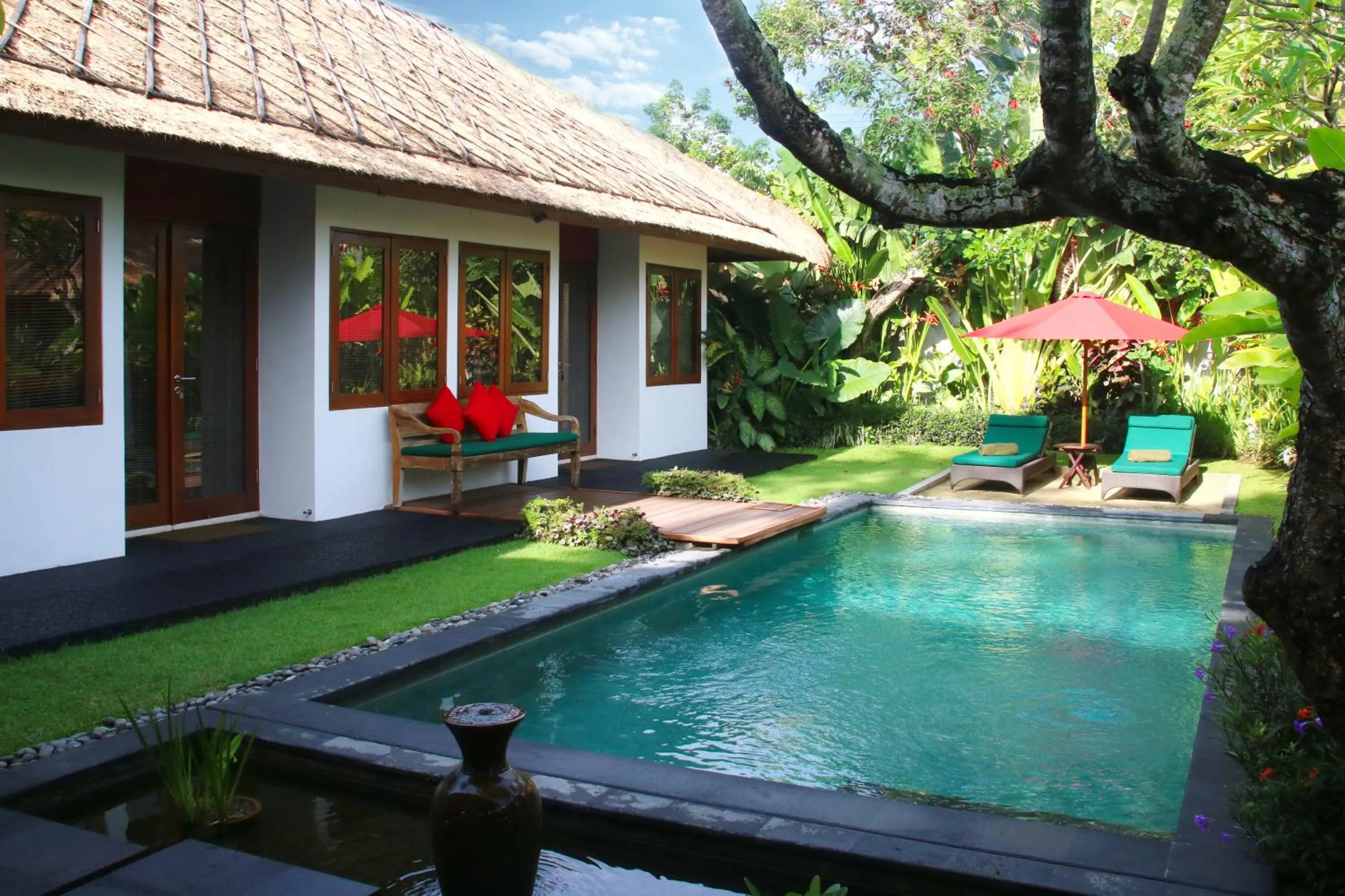 Swimming pool in Imani Villas