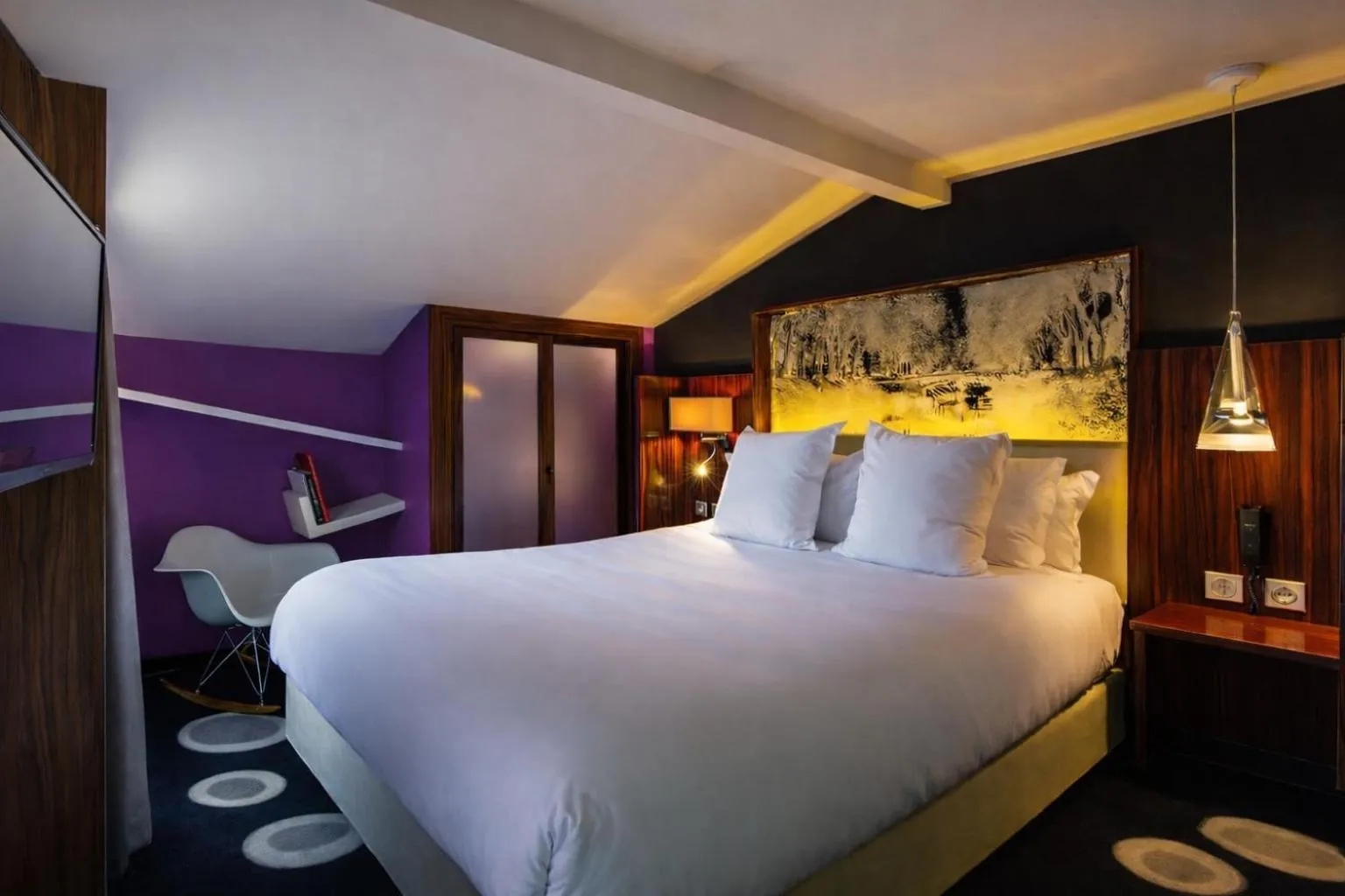 Bed in Hôtel de Brienne