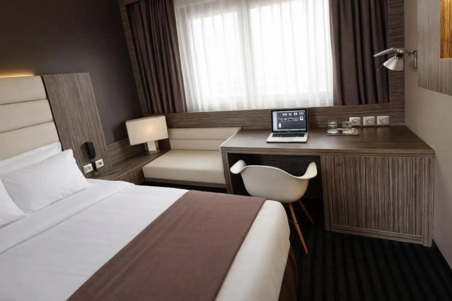 Bed in Hôtel de Brienne