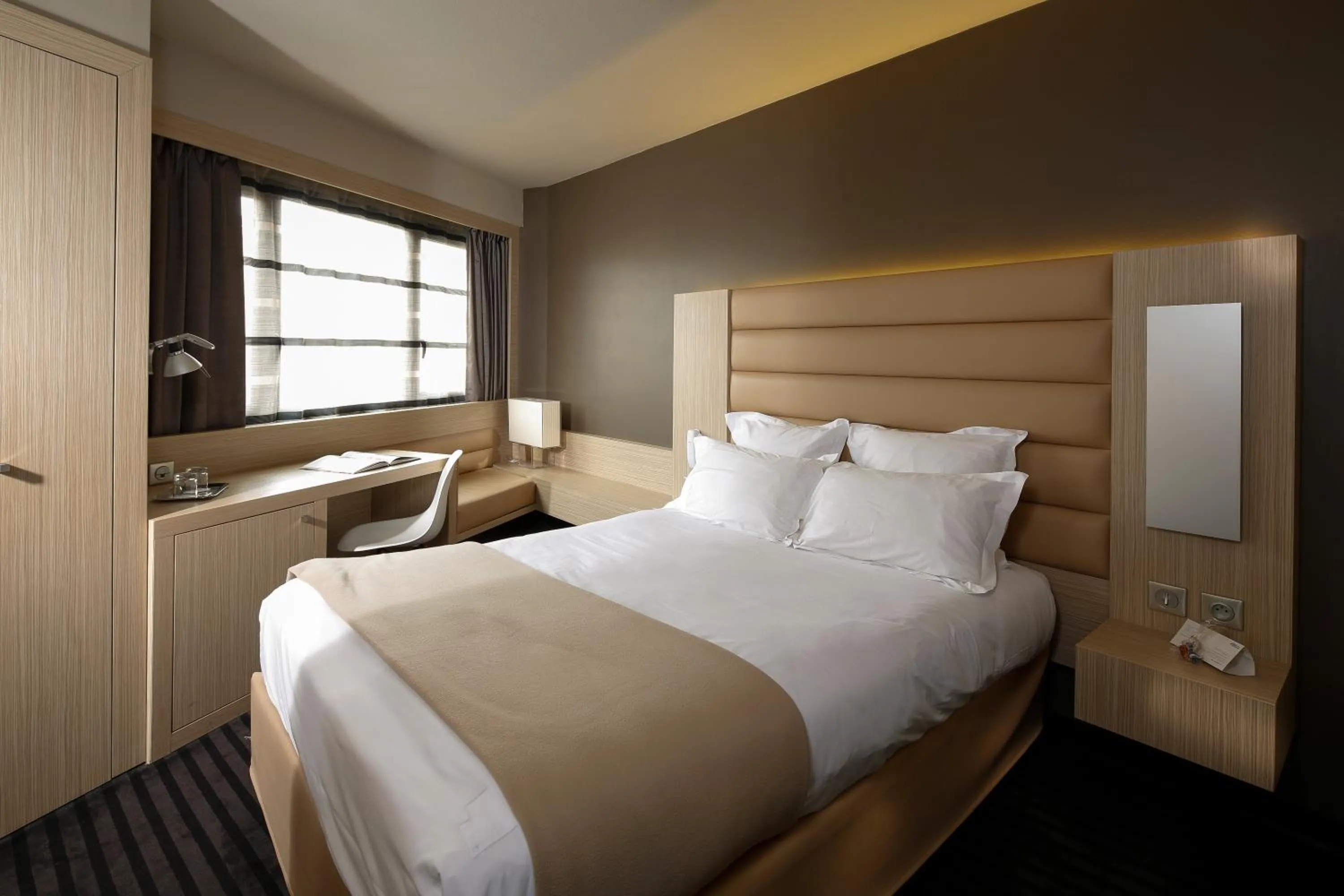 Bed in Hôtel de Brienne