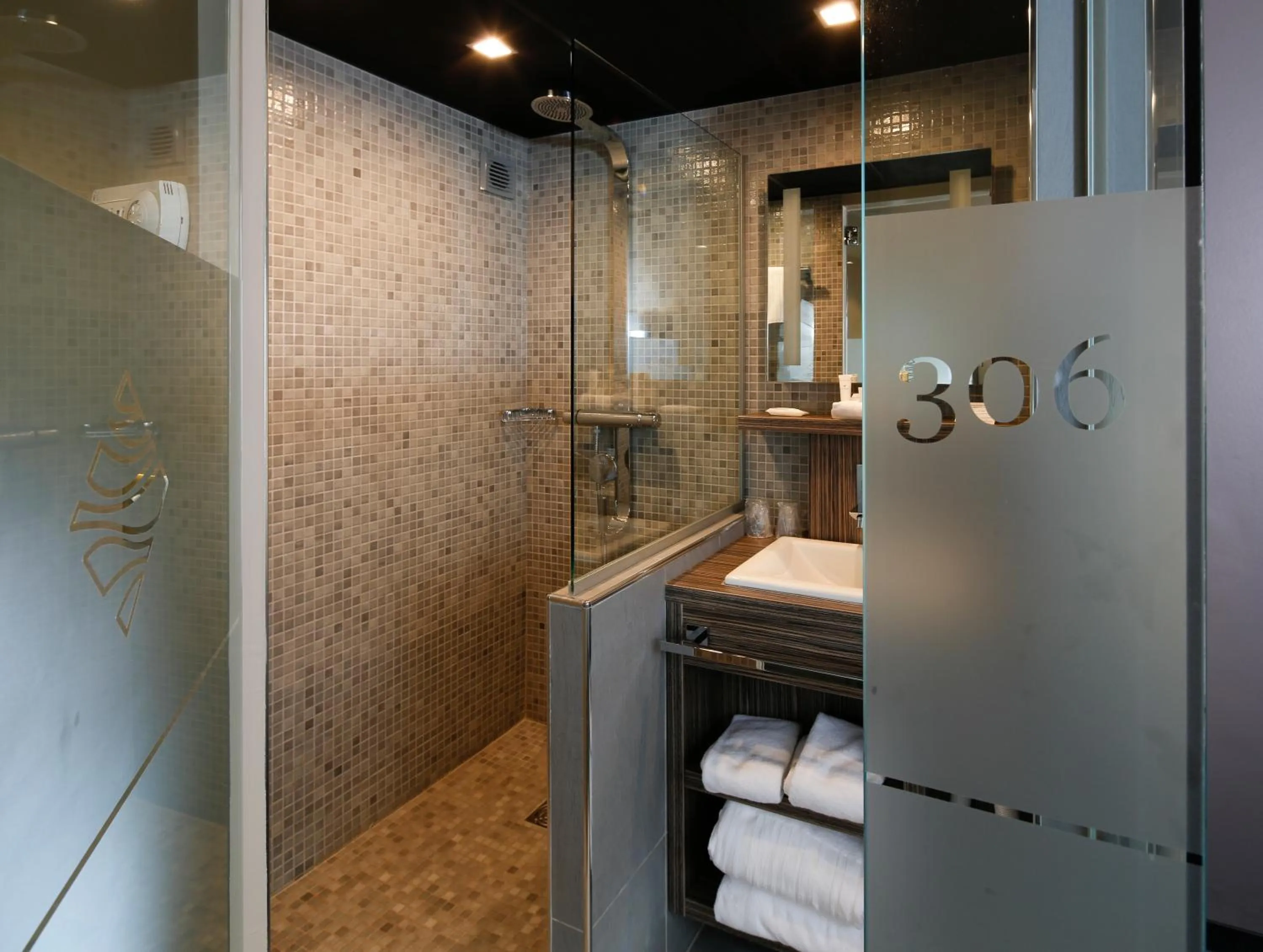 Bathroom in Hôtel de Brienne