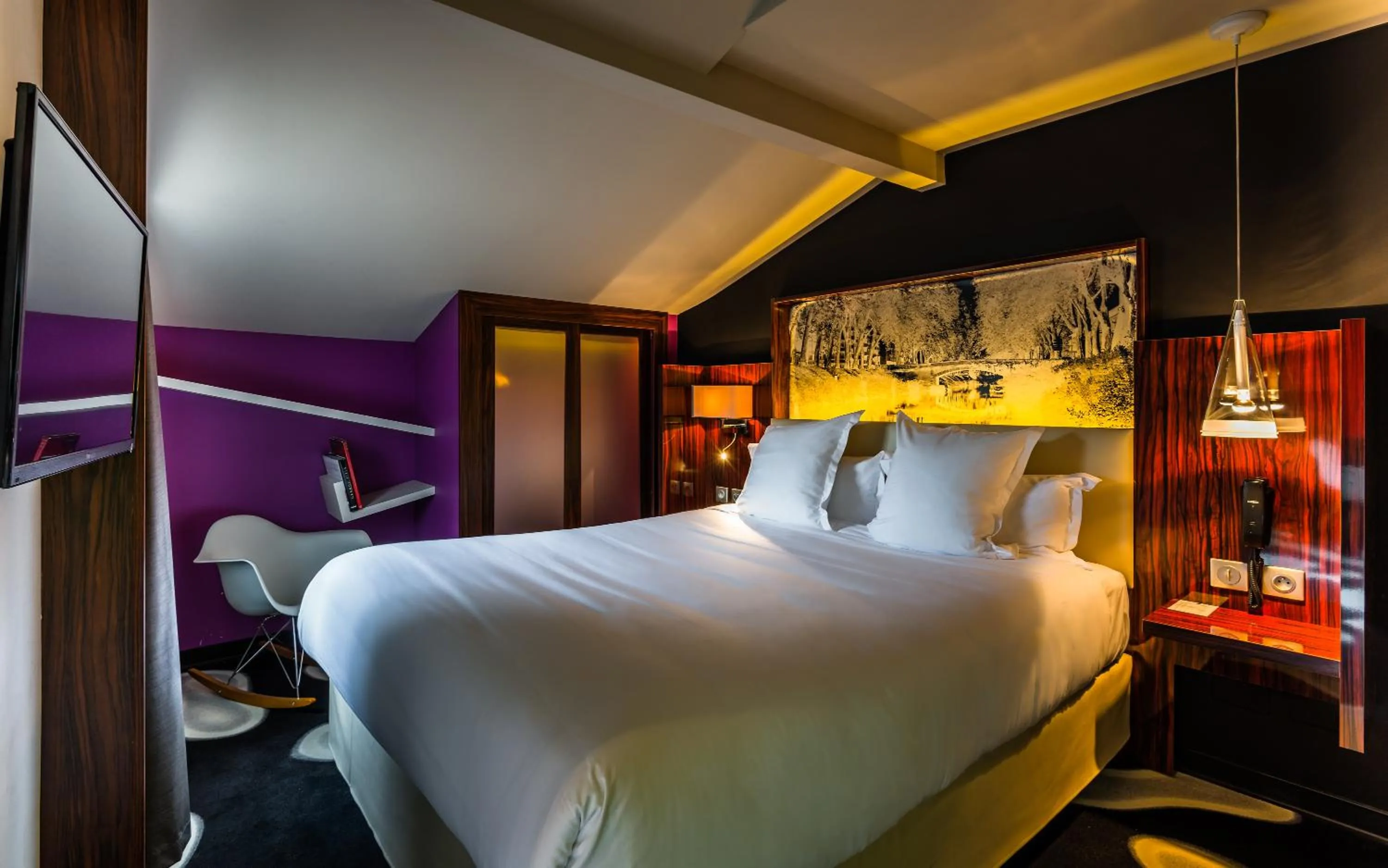 Photo of the whole room, Bed in Hôtel de Brienne