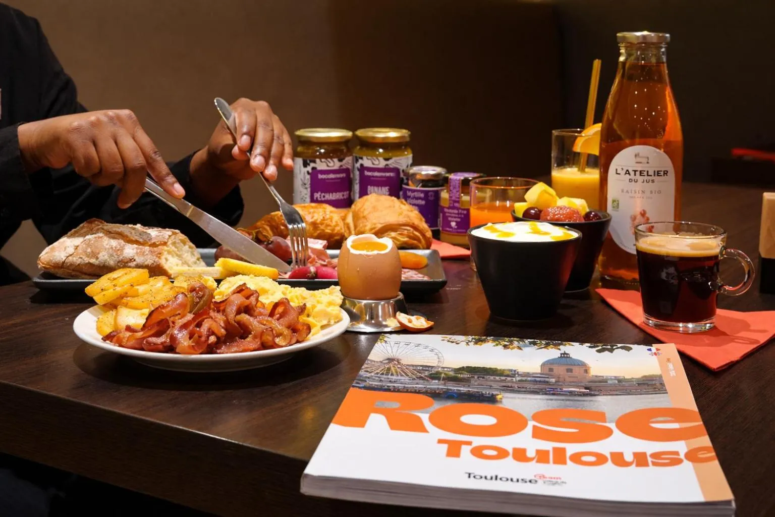 Breakfast in Hôtel de Brienne