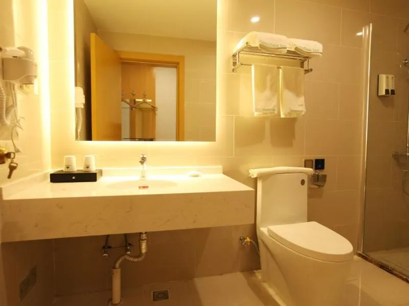 GreenTree Inn Tianjin Hedong District Tianjin Station Front Square Express Hotel