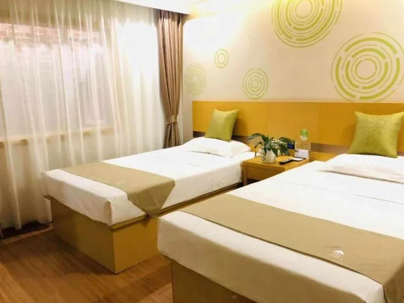 Bed in GreenTree Inn Tianjin Hedong District Tianjin Station Front Square Express Hotel