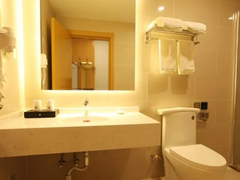 GreenTree Inn Tianjin Hedong District Tianjin Station Front Square Express Hotel