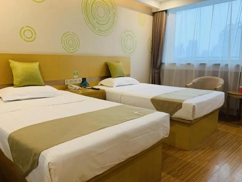 Bed in GreenTree Inn Tianjin Hedong District Tianjin Station Front Square Express Hotel