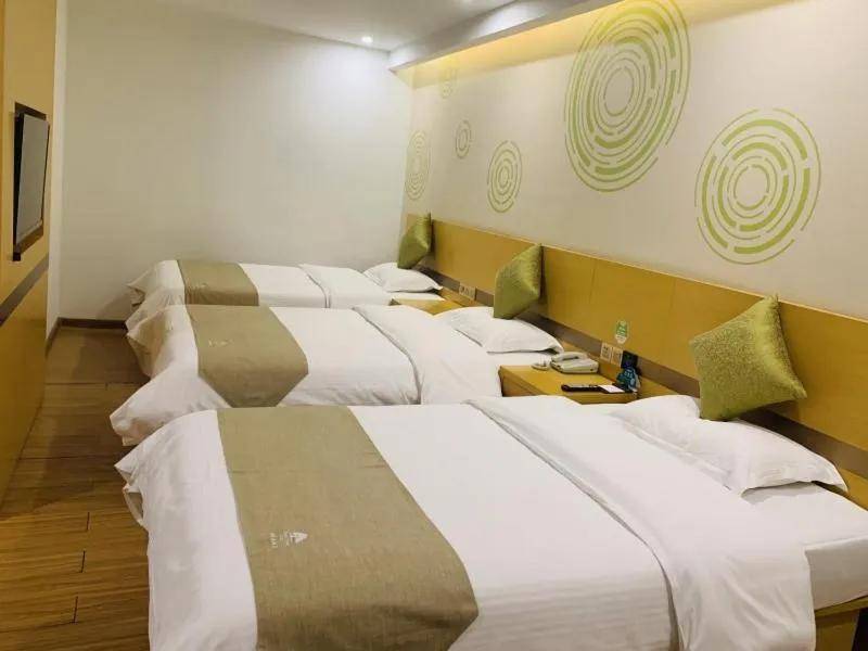Bed in GreenTree Inn Tianjin Hedong District Tianjin Station Front Square Express Hotel