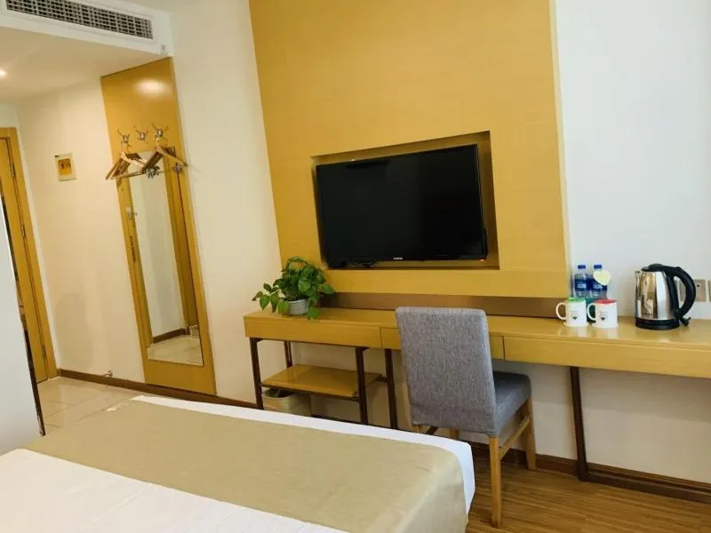 GreenTree Inn Tianjin Hedong District Tianjin Station Front Square Express Hotel