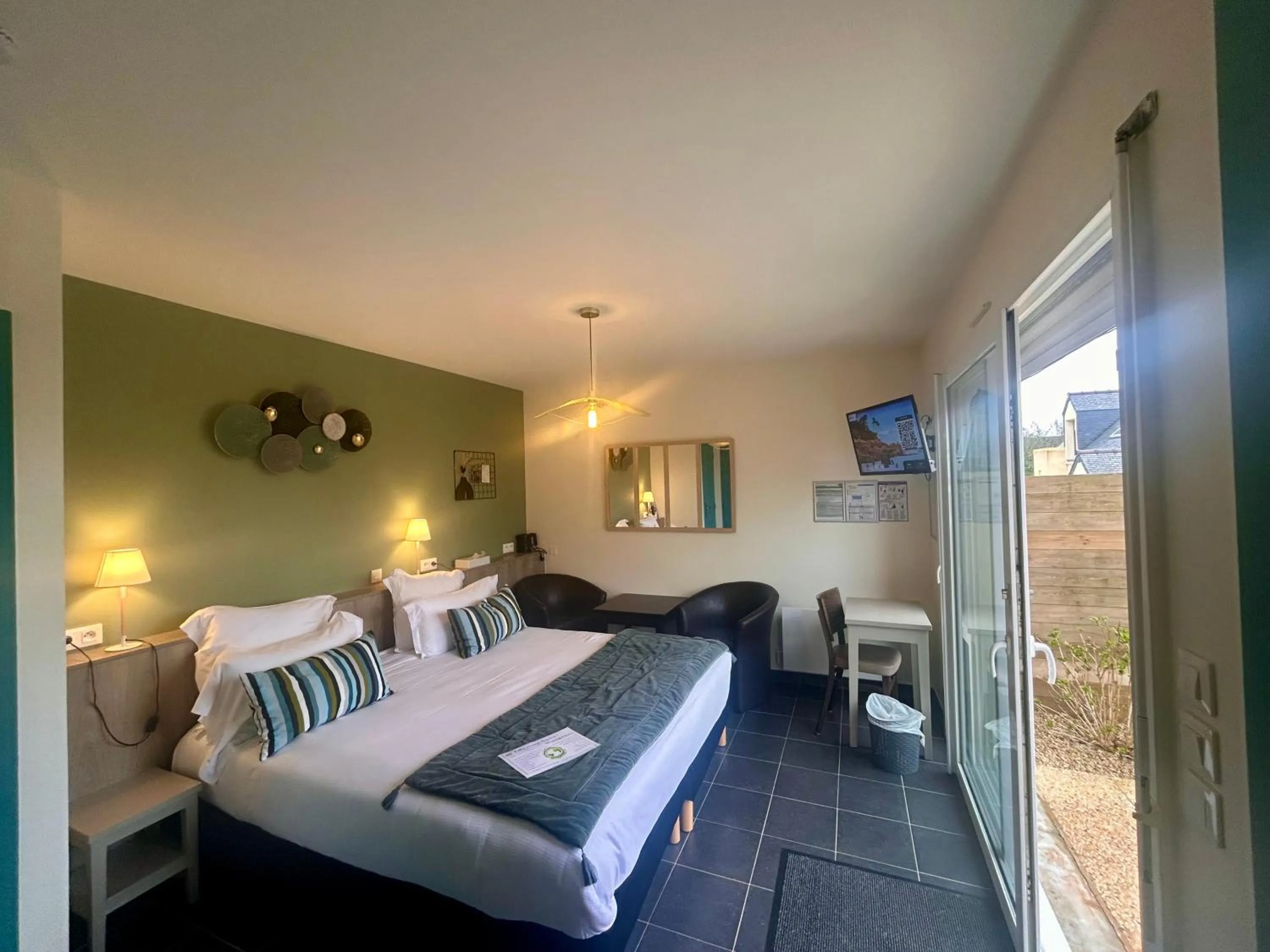 Bedroom, Bed in BRIT HOTEL Lannion Perros-Guirec