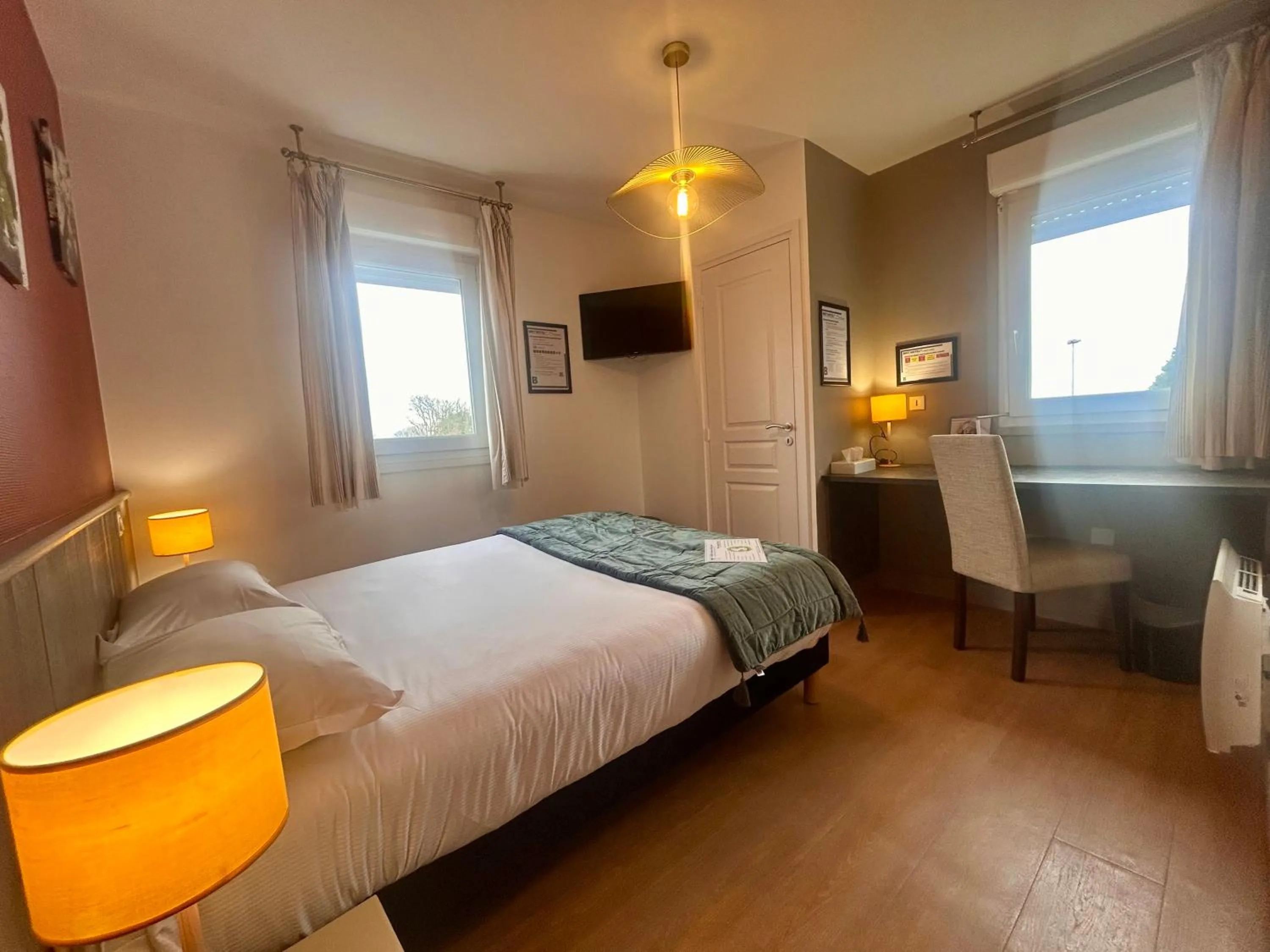 Photo of the whole room, Bed in BRIT HOTEL Lannion Perros-Guirec