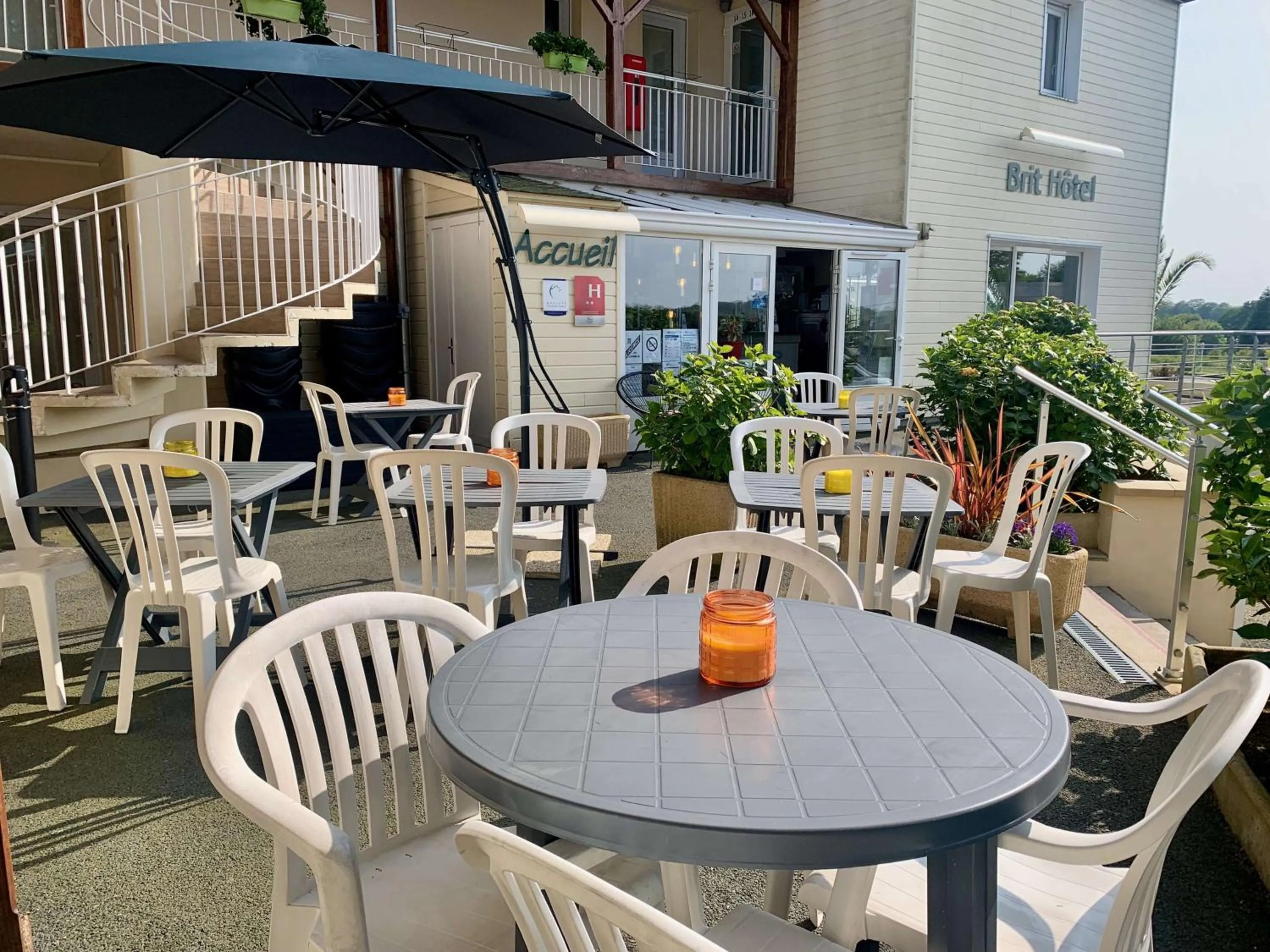 Property building in BRIT HOTEL Lannion-Perros Guirec