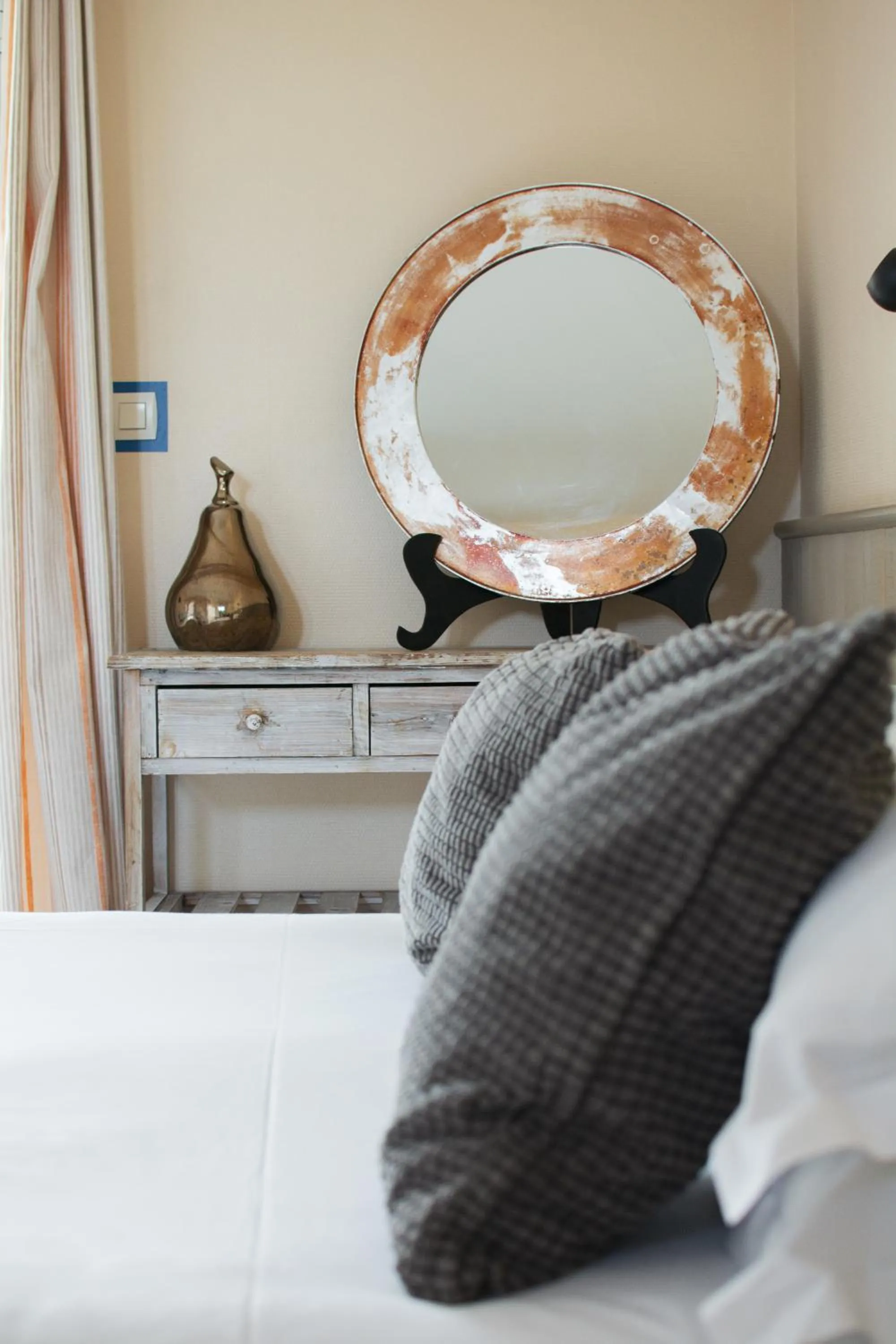 Bed in BRIT HOTEL Lannion Perros-Guirec