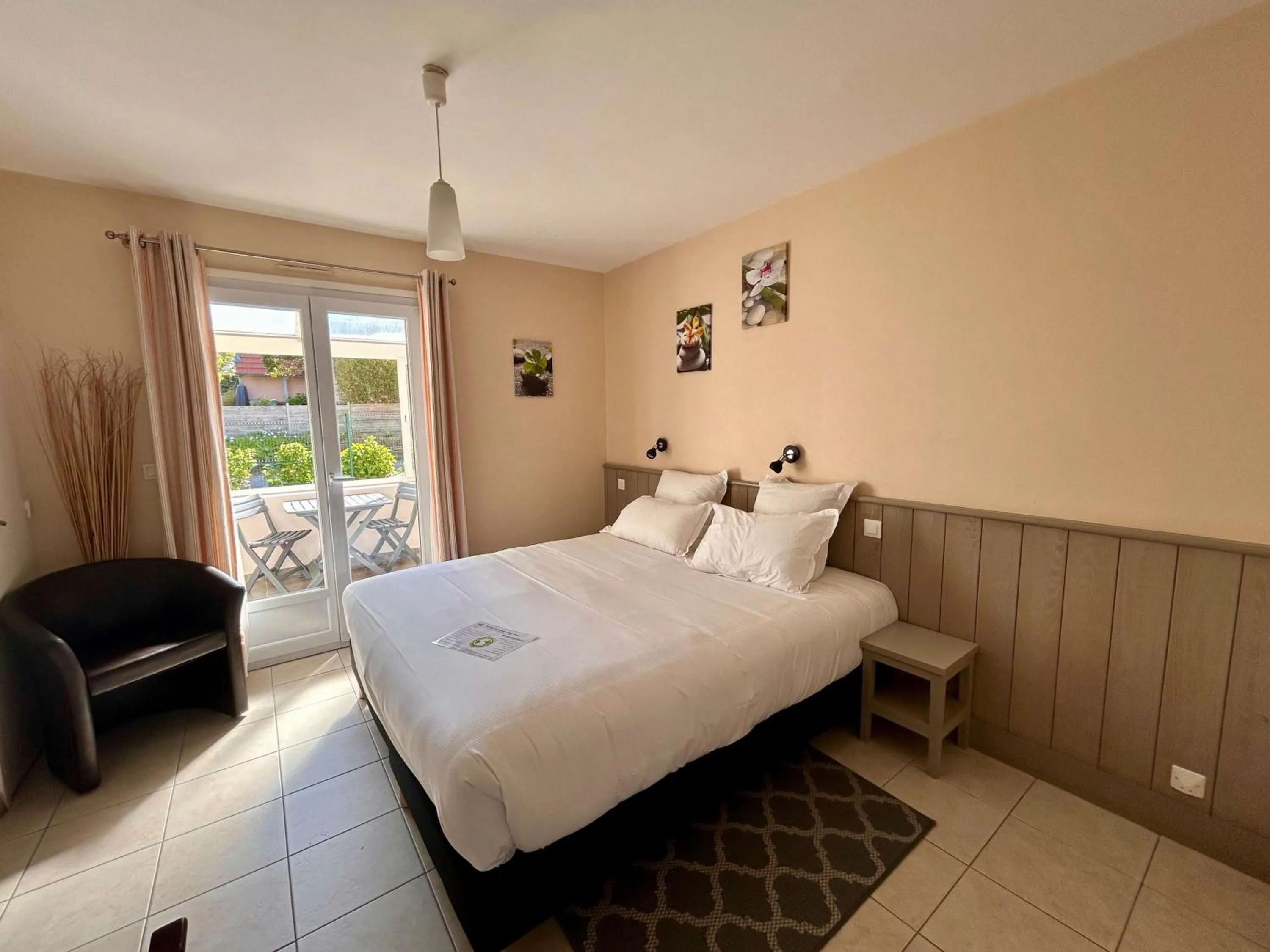 Bedroom, Bed in BRIT HOTEL Lannion-Perros Guirec