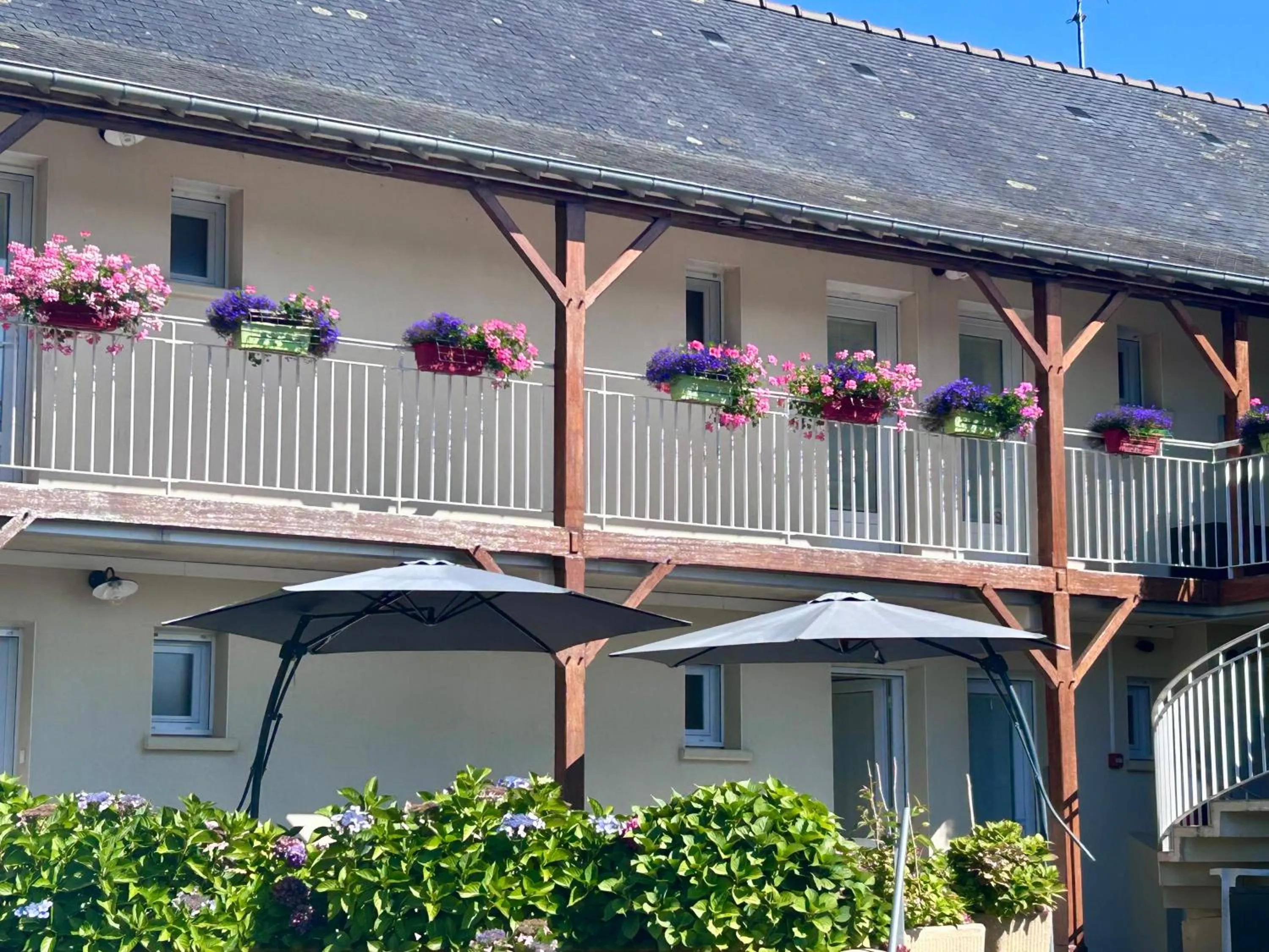 Property building in BRIT HOTEL Lannion-Perros Guirec