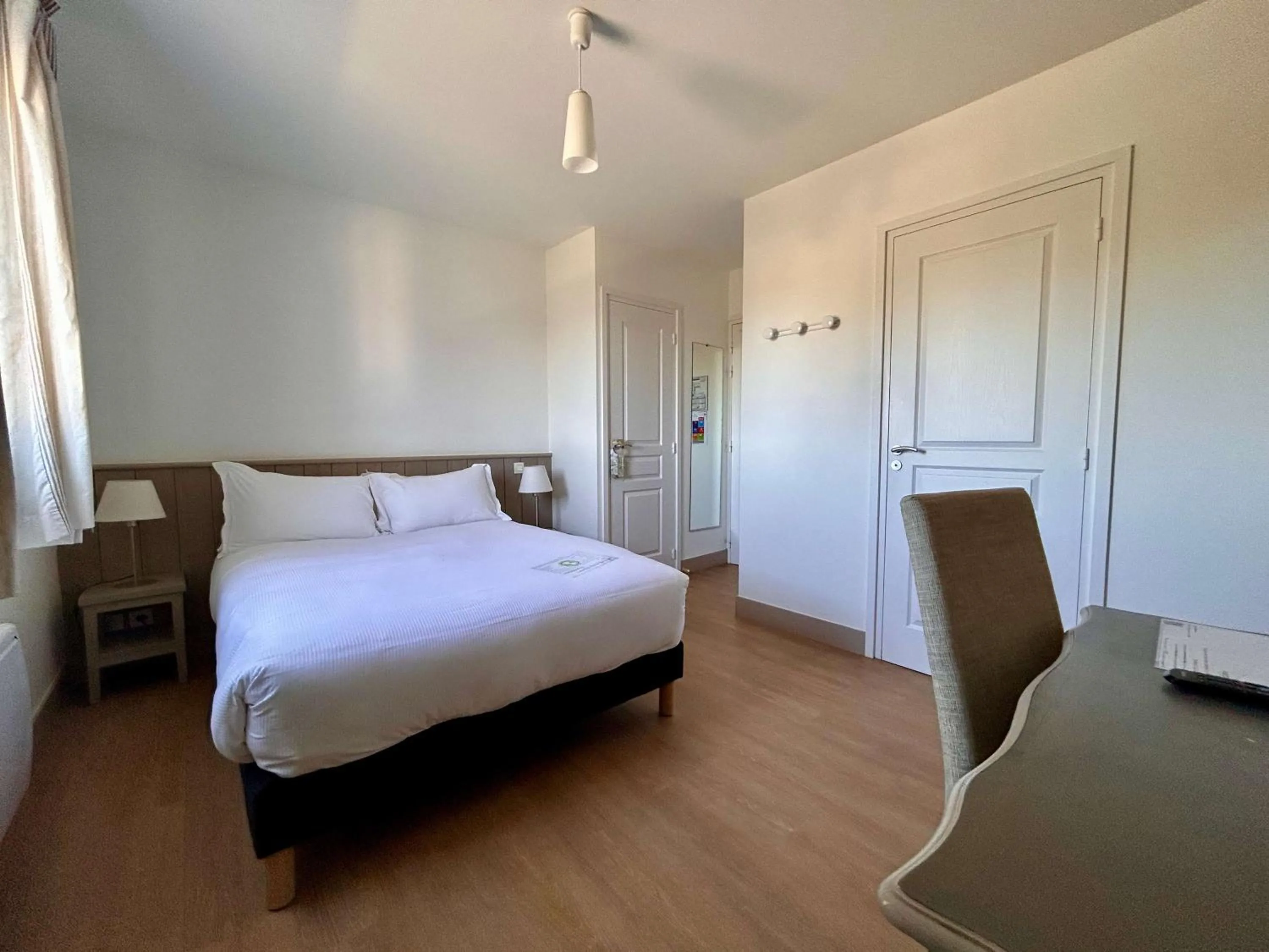 Bedroom, Bed in BRIT HOTEL Lannion-Perros Guirec