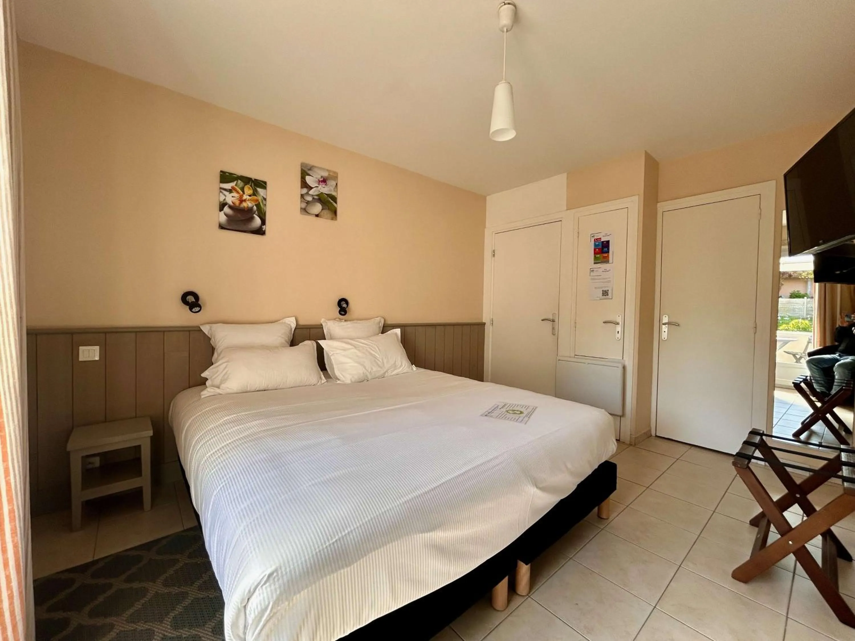 Bedroom, Bed in BRIT HOTEL Lannion-Perros Guirec