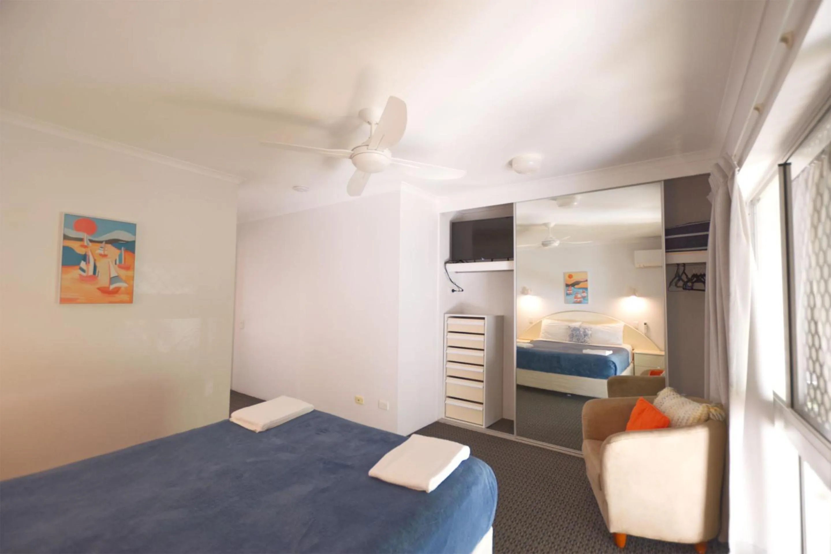 Bedroom, Bed in Raintrees Moffat Beach