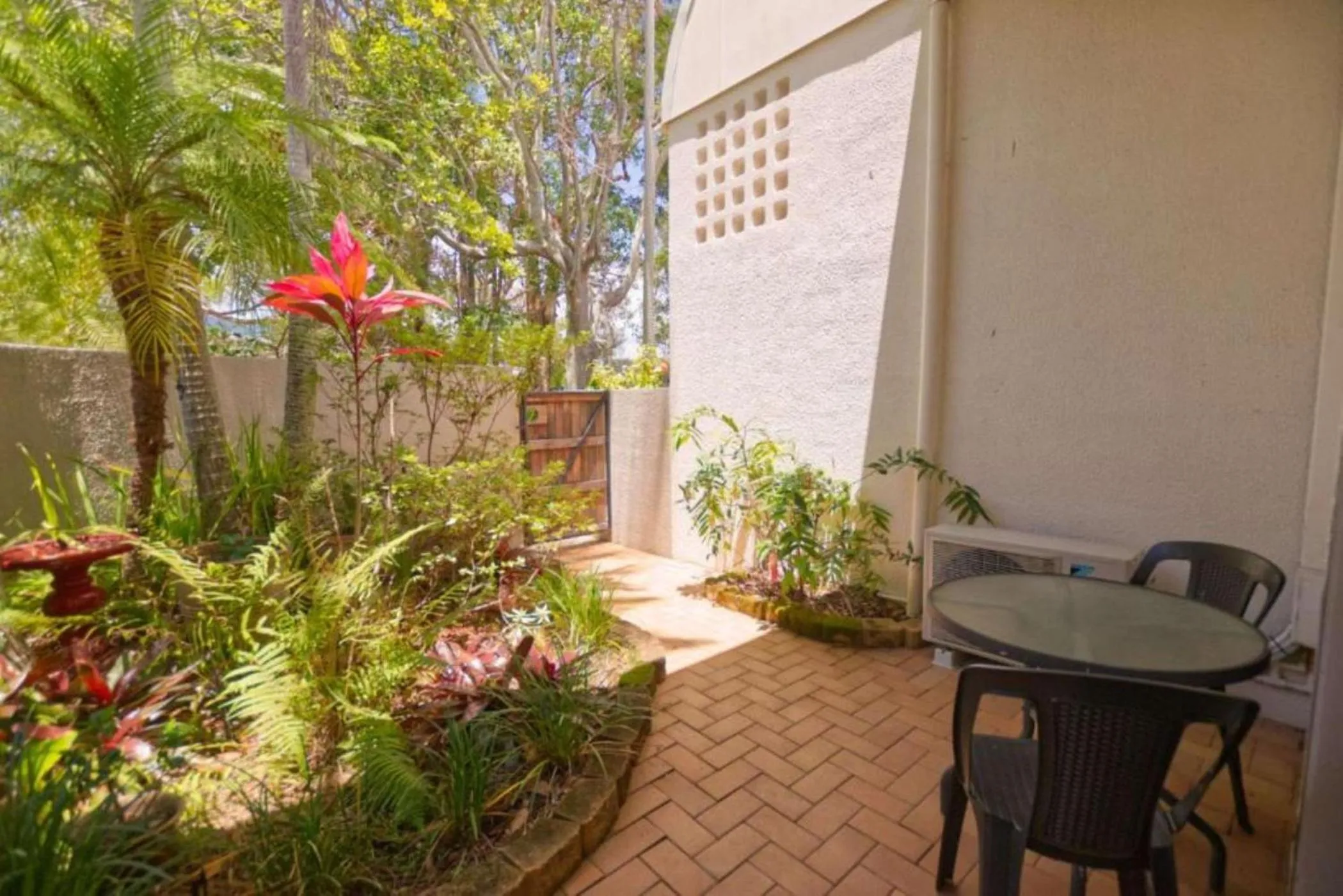 Patio in Raintrees Moffat Beach