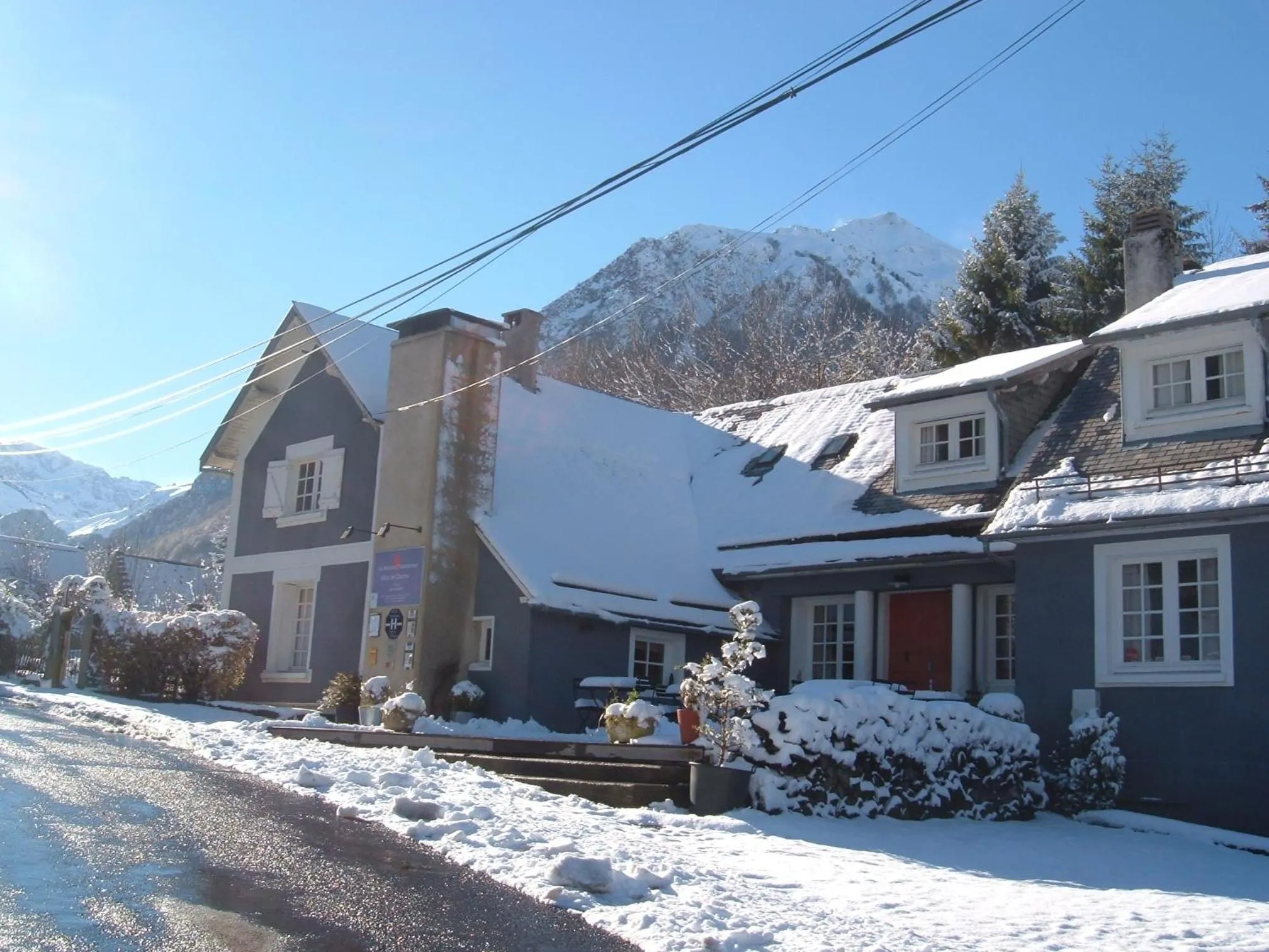 Property building in Maison d'hoursentut