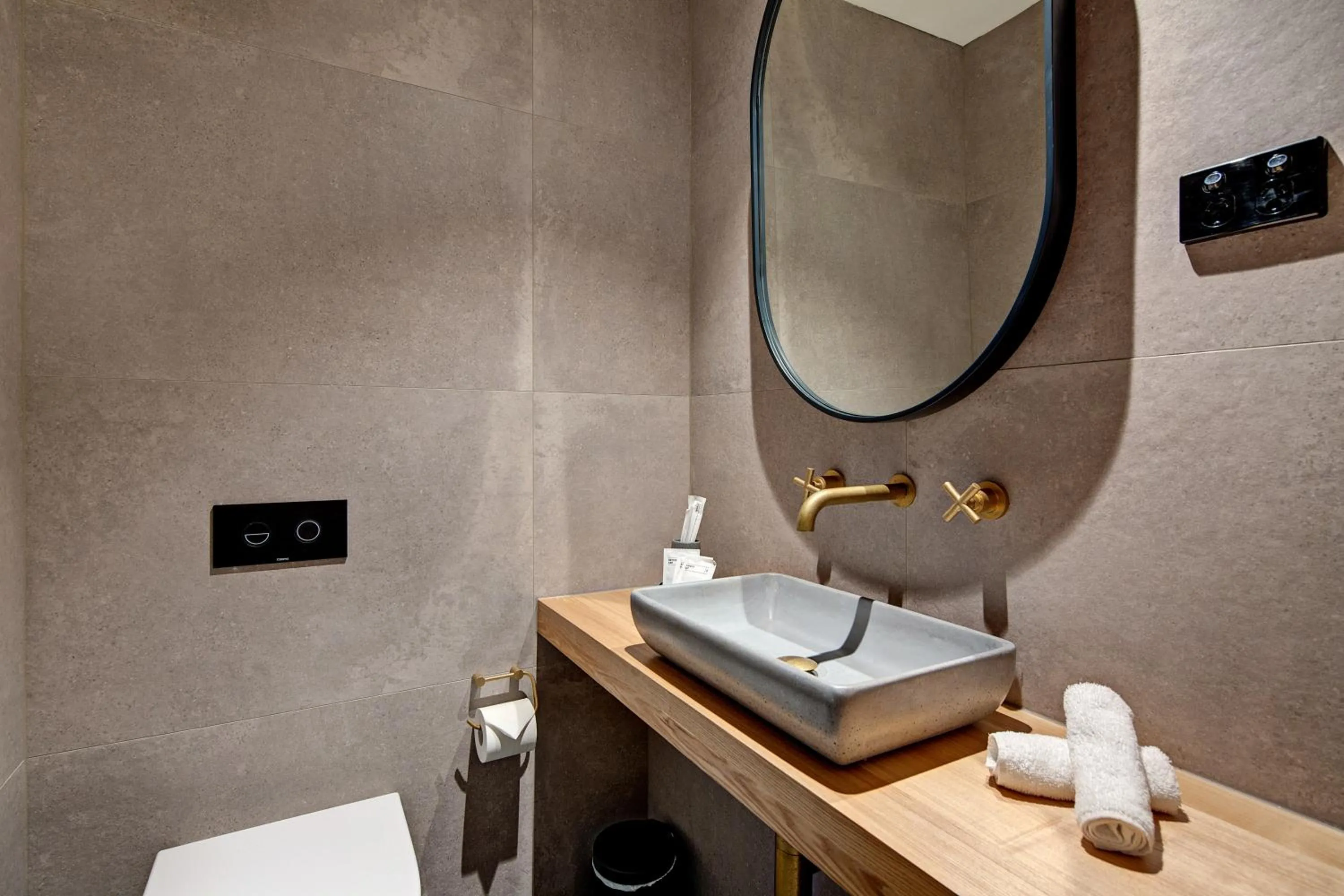 Bathroom in Zara Tower – Luxury Suites and Apartments