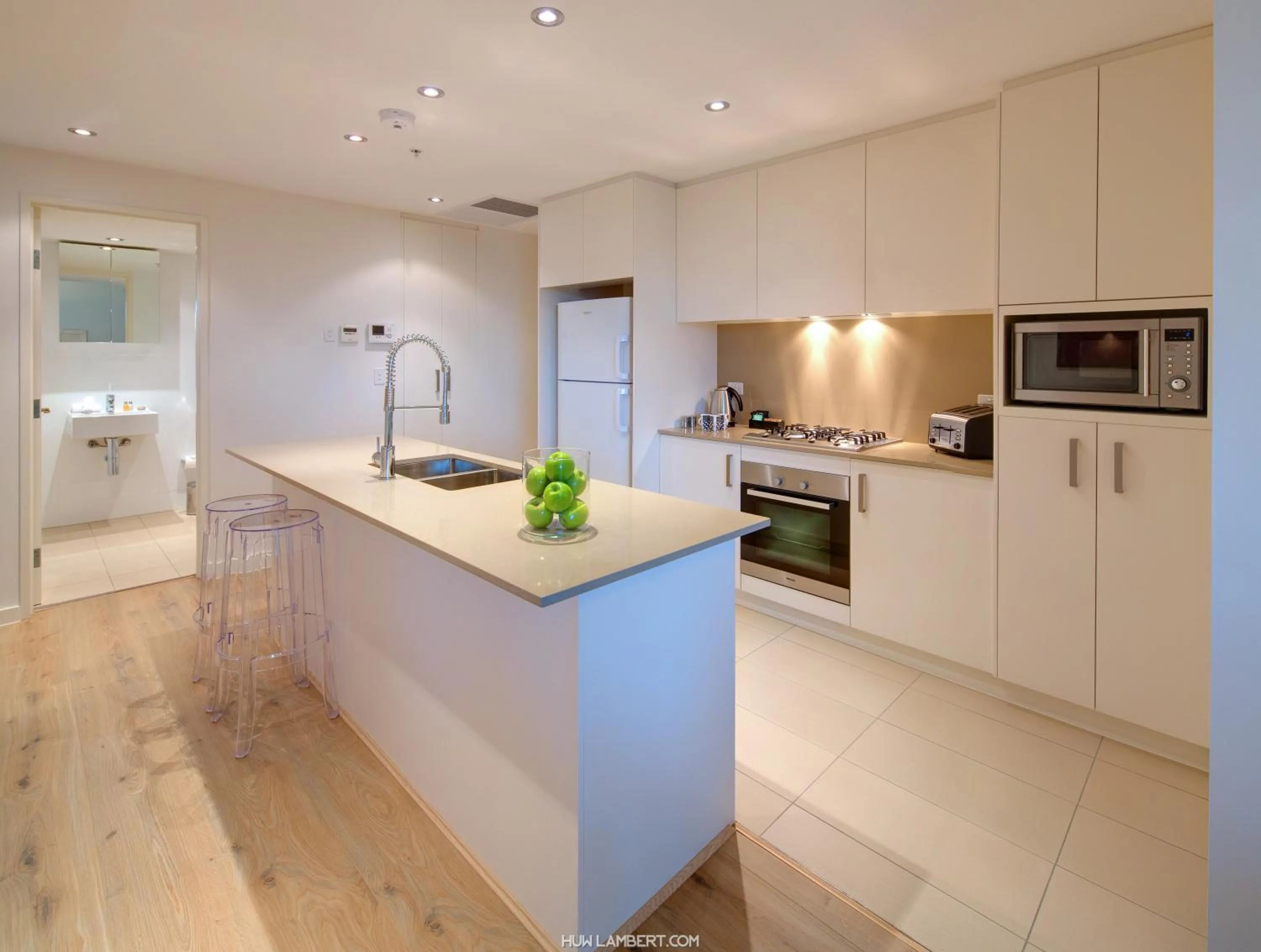Kitchen or kitchenette in Zara Tower – Luxury Suites and Apartments