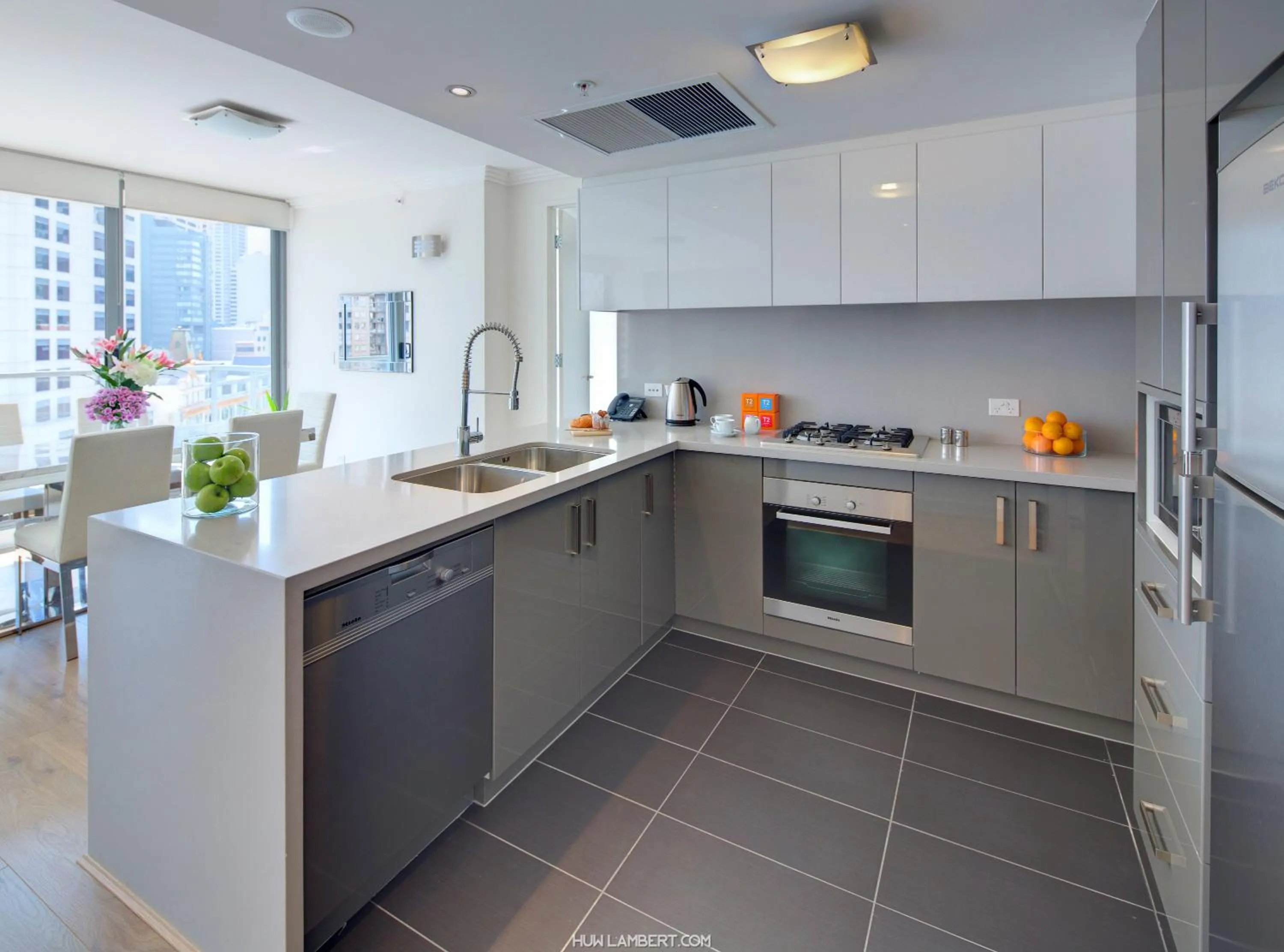 Kitchen or kitchenette in Zara Tower – Luxury Suites and Apartments