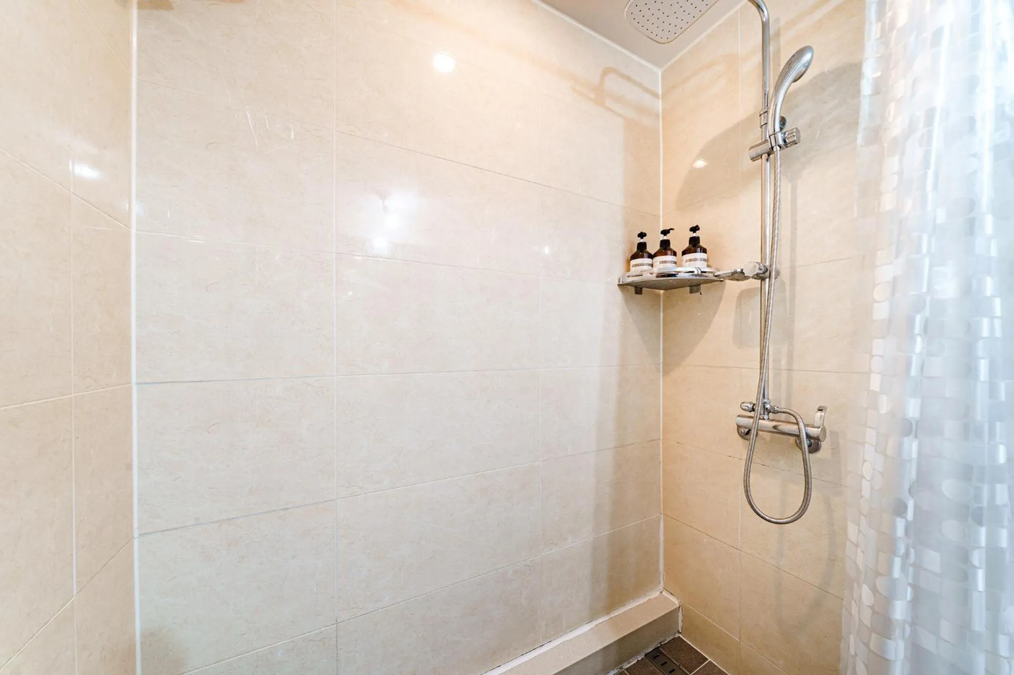 Bathroom in Lamer Hotel