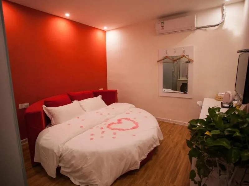 Bed in Shell Zaozhuang Taierzhuang Ancient City Battle Memorial Hotel