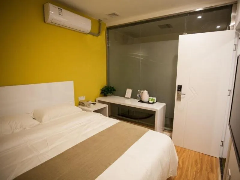 Bed in Shell Zaozhuang Taierzhuang Ancient City Battle Memorial Hotel