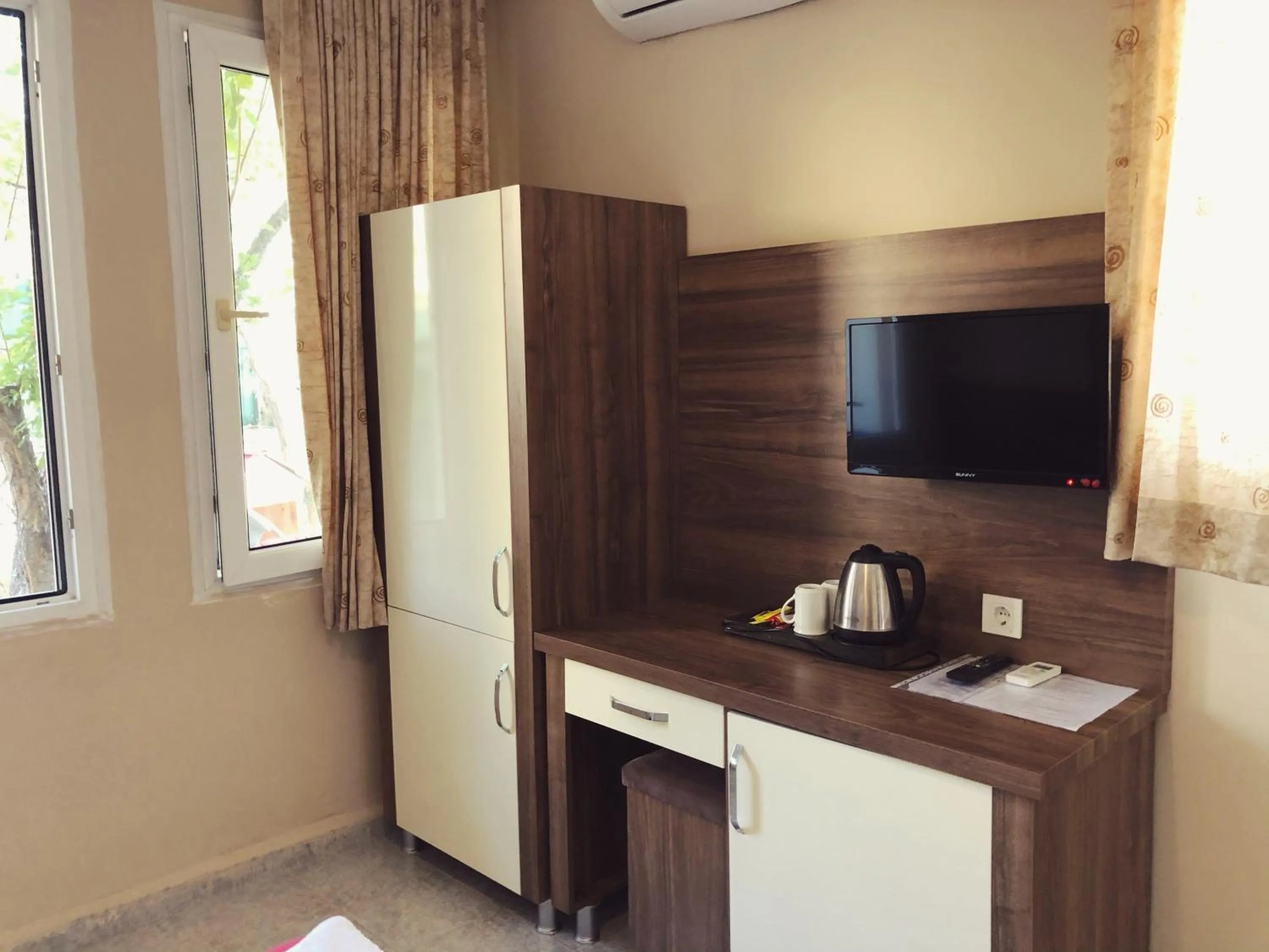 Coffee/tea facilities in Dove Apart Hotel