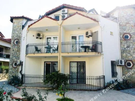 Facade/entrance in Dove Apart Hotel