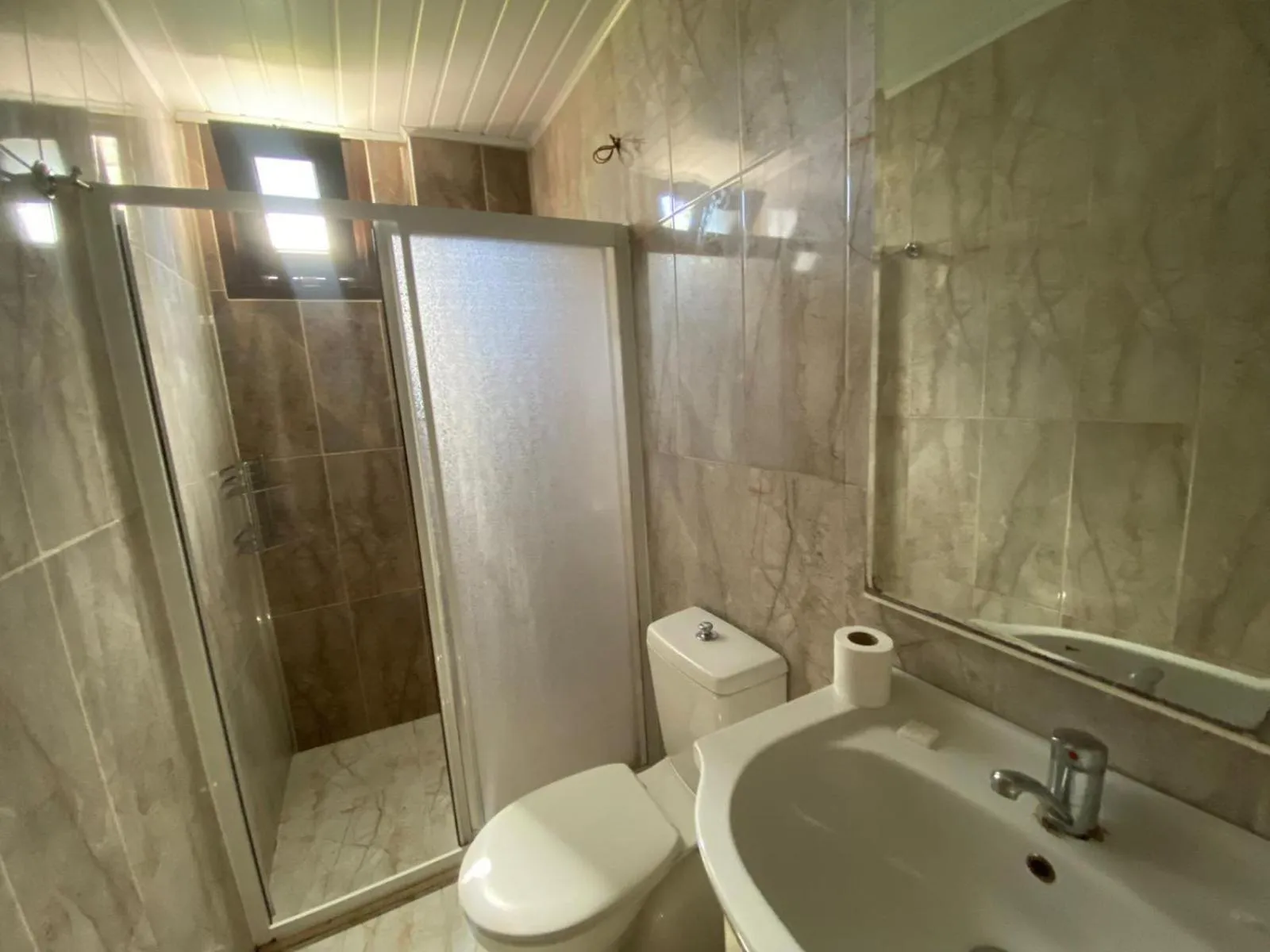 Shower in Dove Apart Hotel