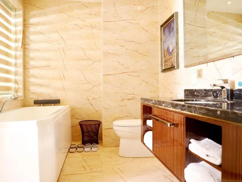 GreenTree Inn Zhumadian high-speed rail station square store