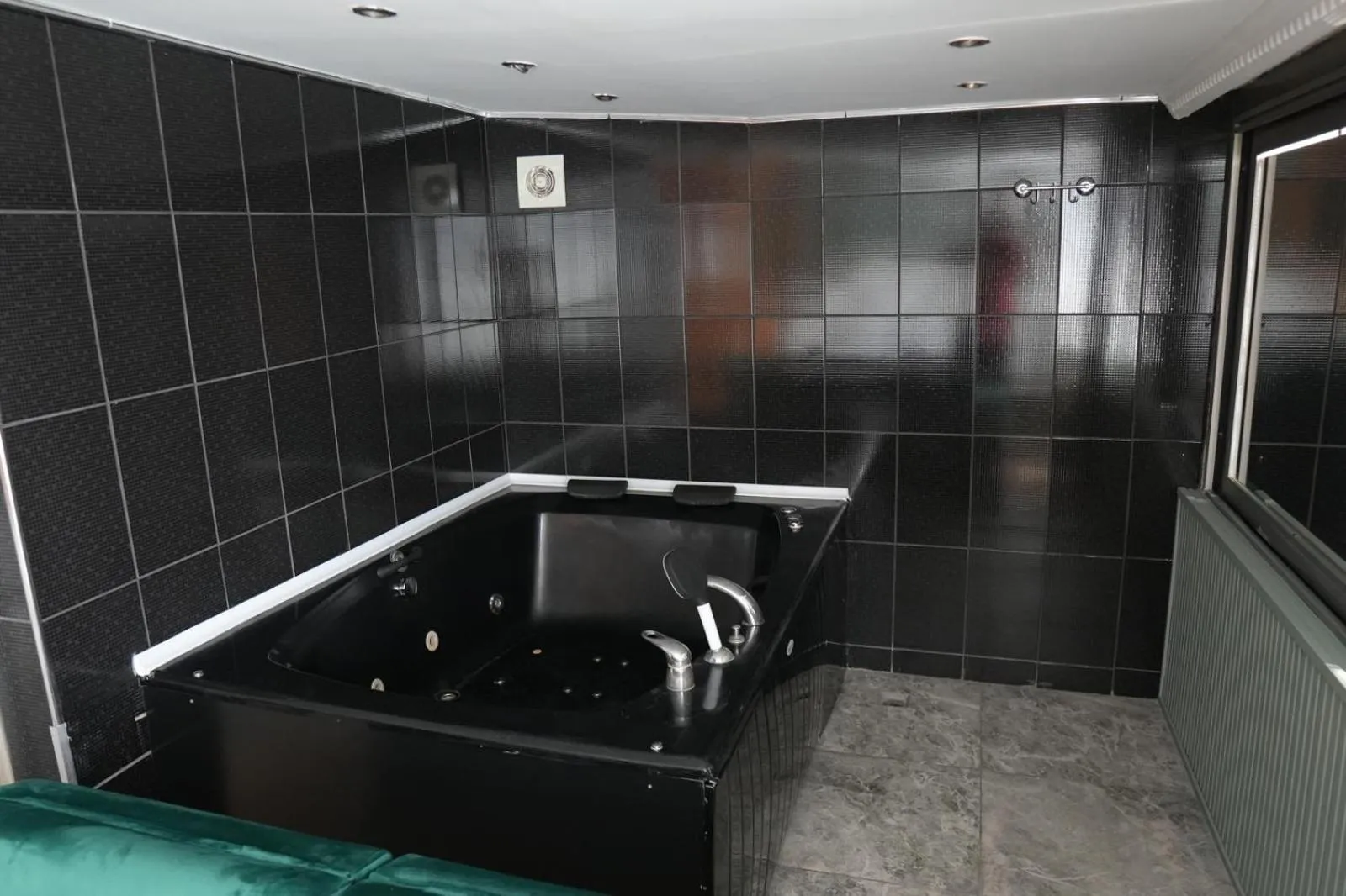 Shower in Comfort Downtown Istanbul Hotel