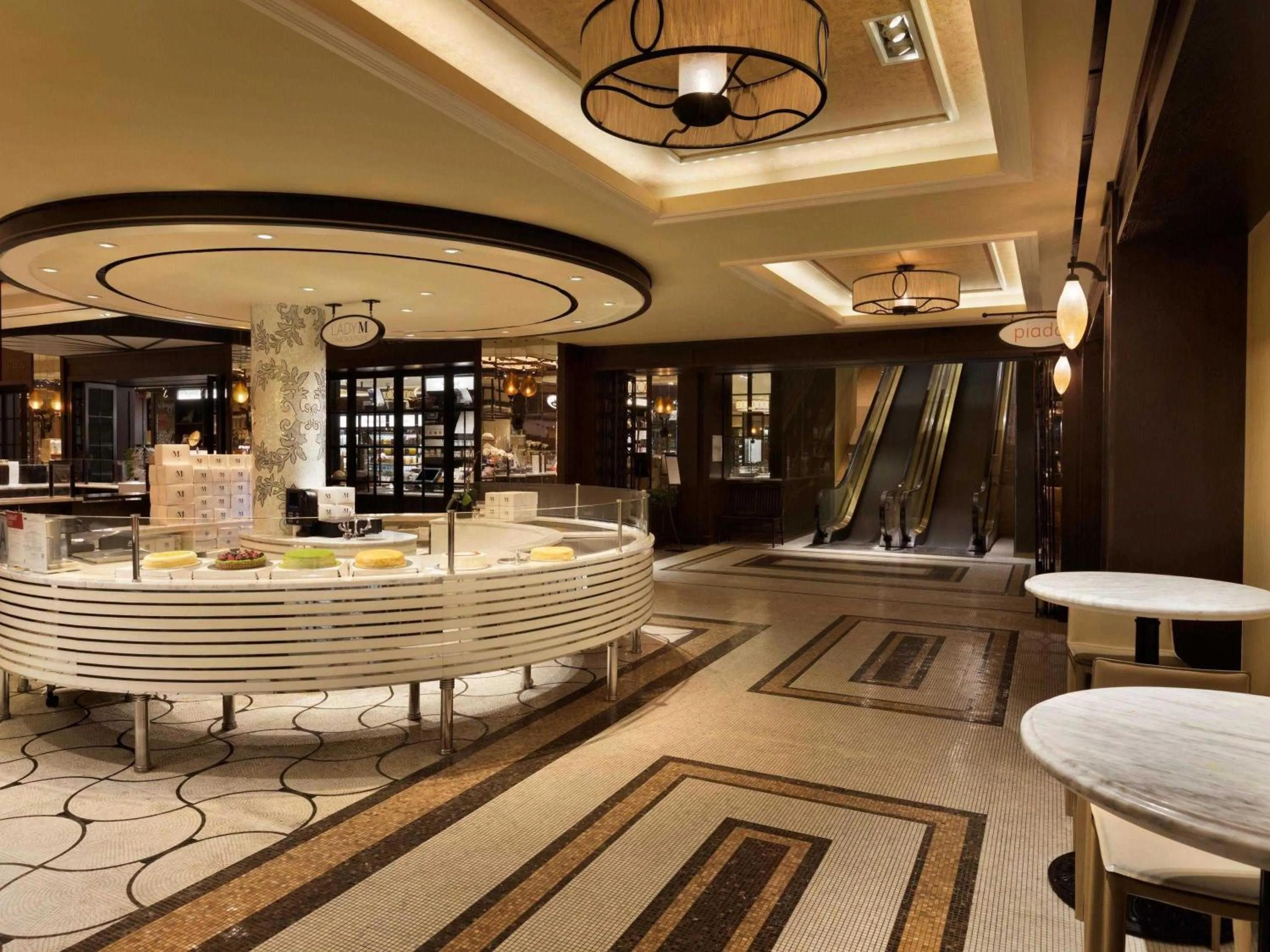 Restaurant/places to eat in The Plaza